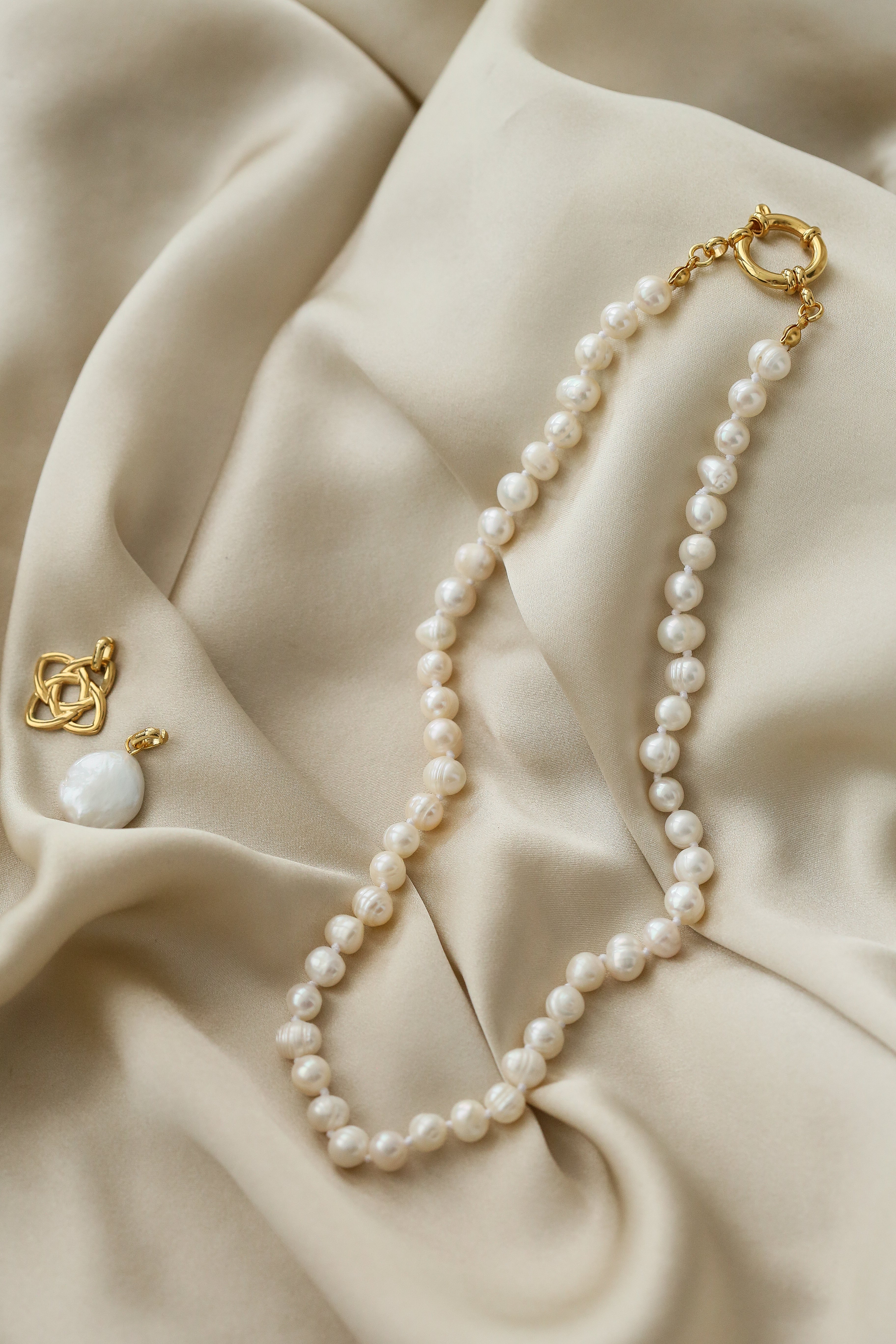 Winona Necklace - Boutique Minimaliste has waterproof, durable, elegant and vintage inspired jewelry