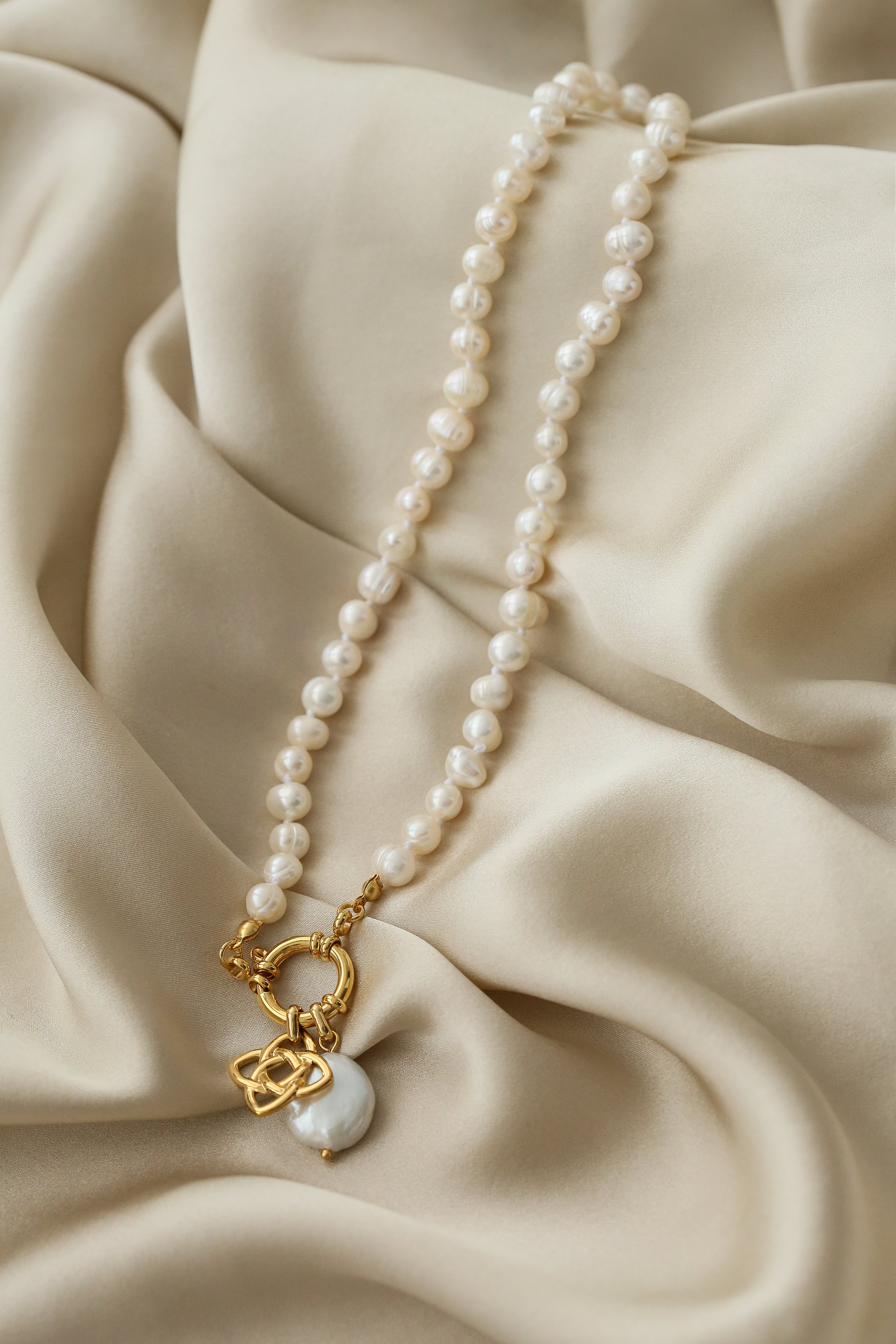 Winona Necklace - Boutique Minimaliste has waterproof, durable, elegant and vintage inspired jewelry