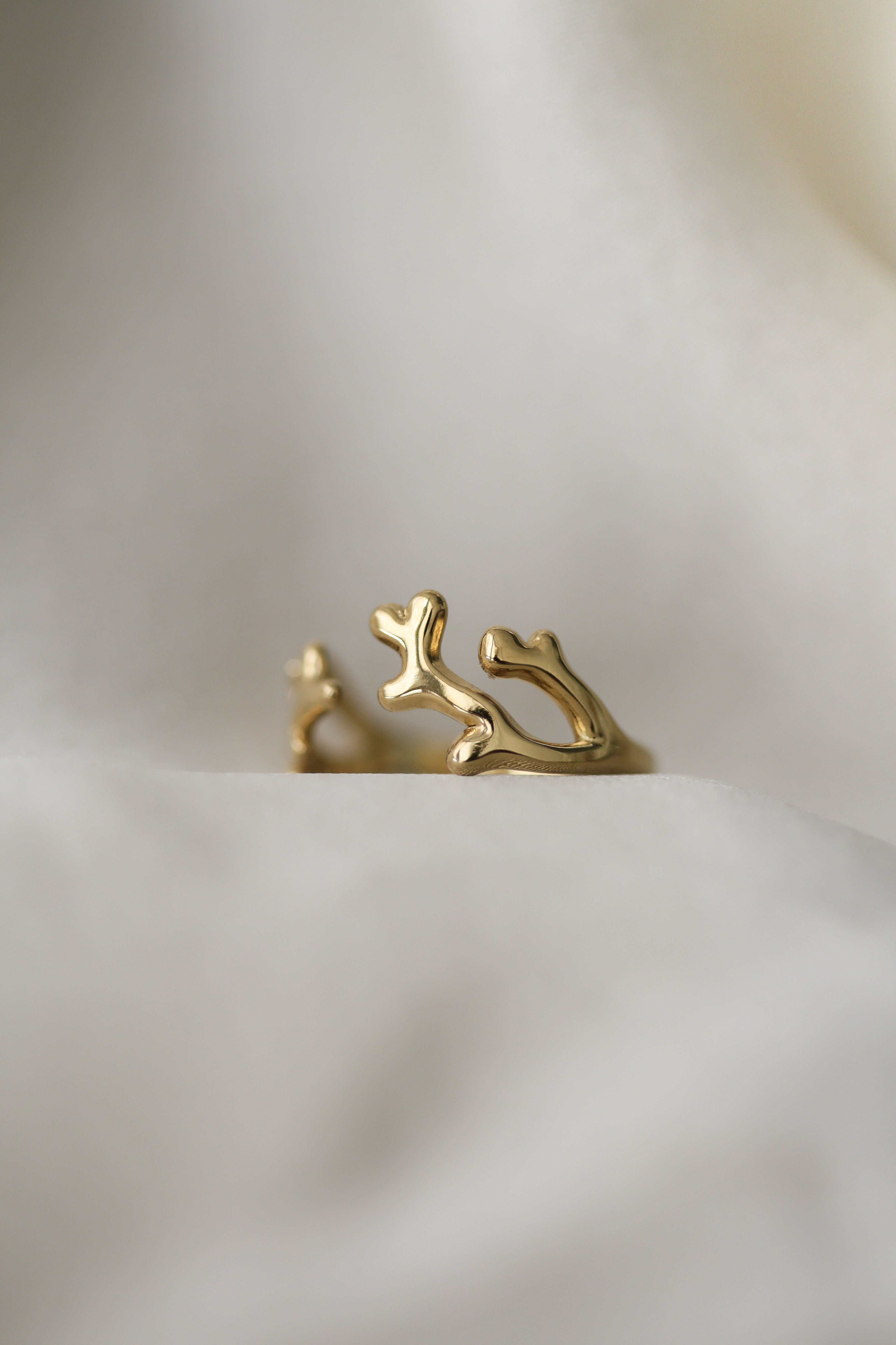 Xabrina Ring - Boutique Minimaliste has waterproof, durable, elegant and vintage inspired jewelry