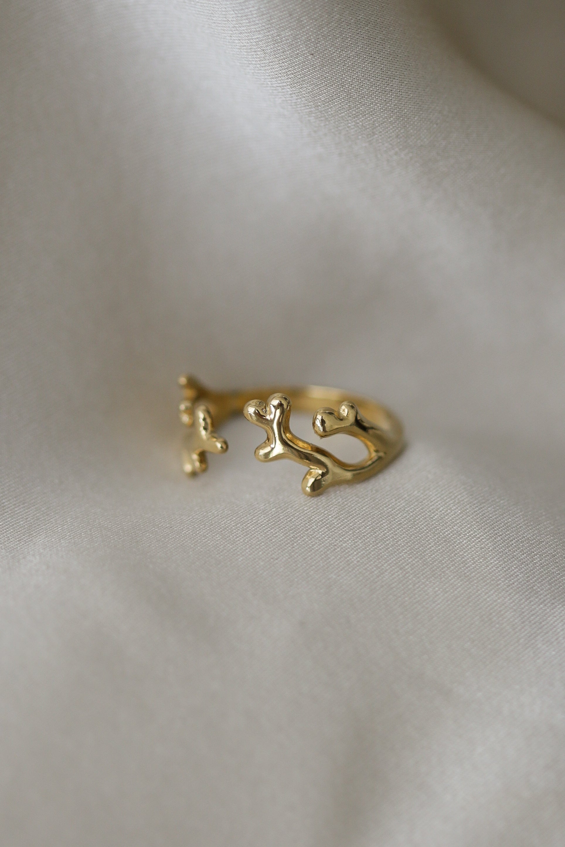 Xabrina Ring - Boutique Minimaliste has waterproof, durable, elegant and vintage inspired jewelry