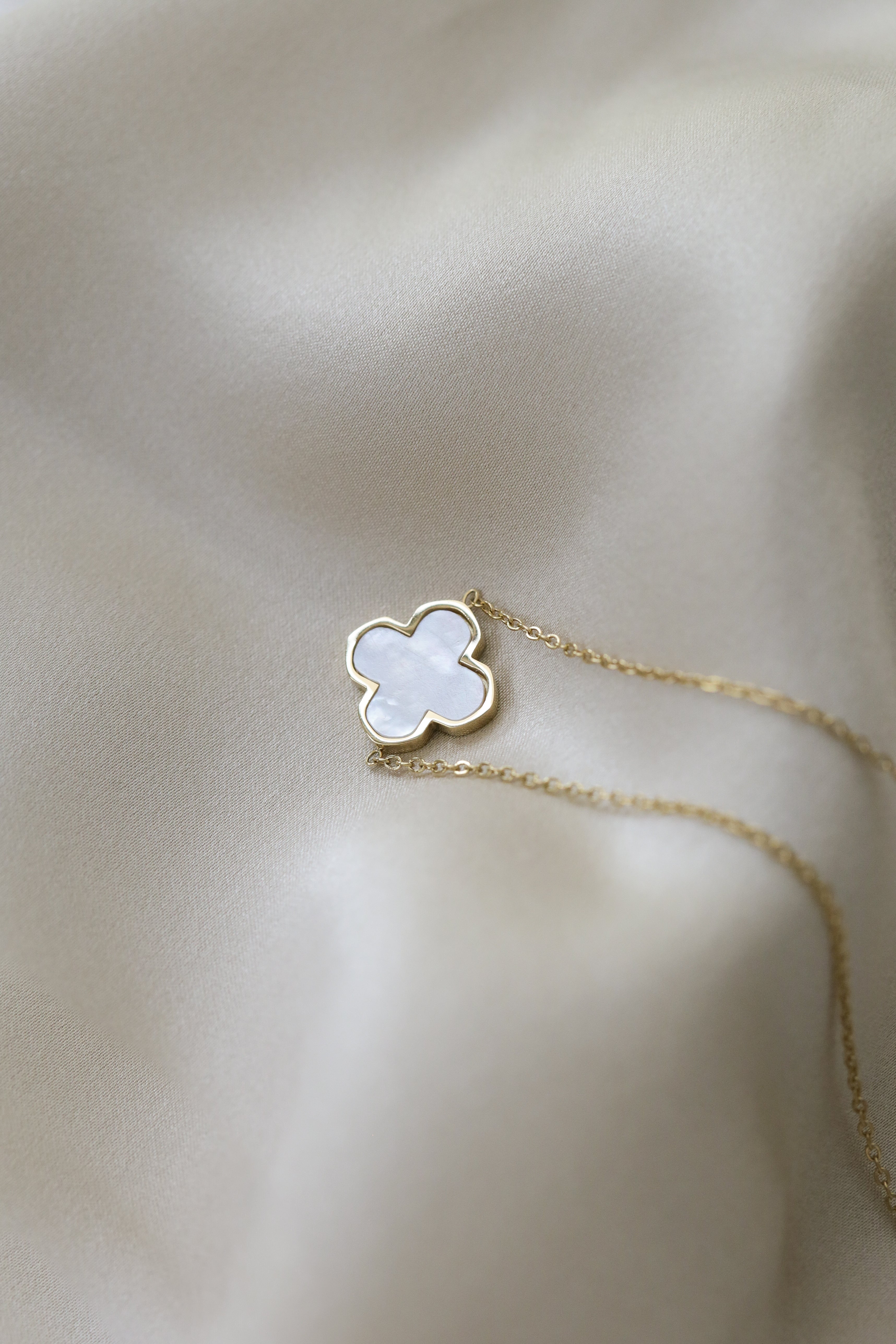 Xami Bracelet - Boutique Minimaliste has waterproof, durable, elegant and vintage inspired jewelry