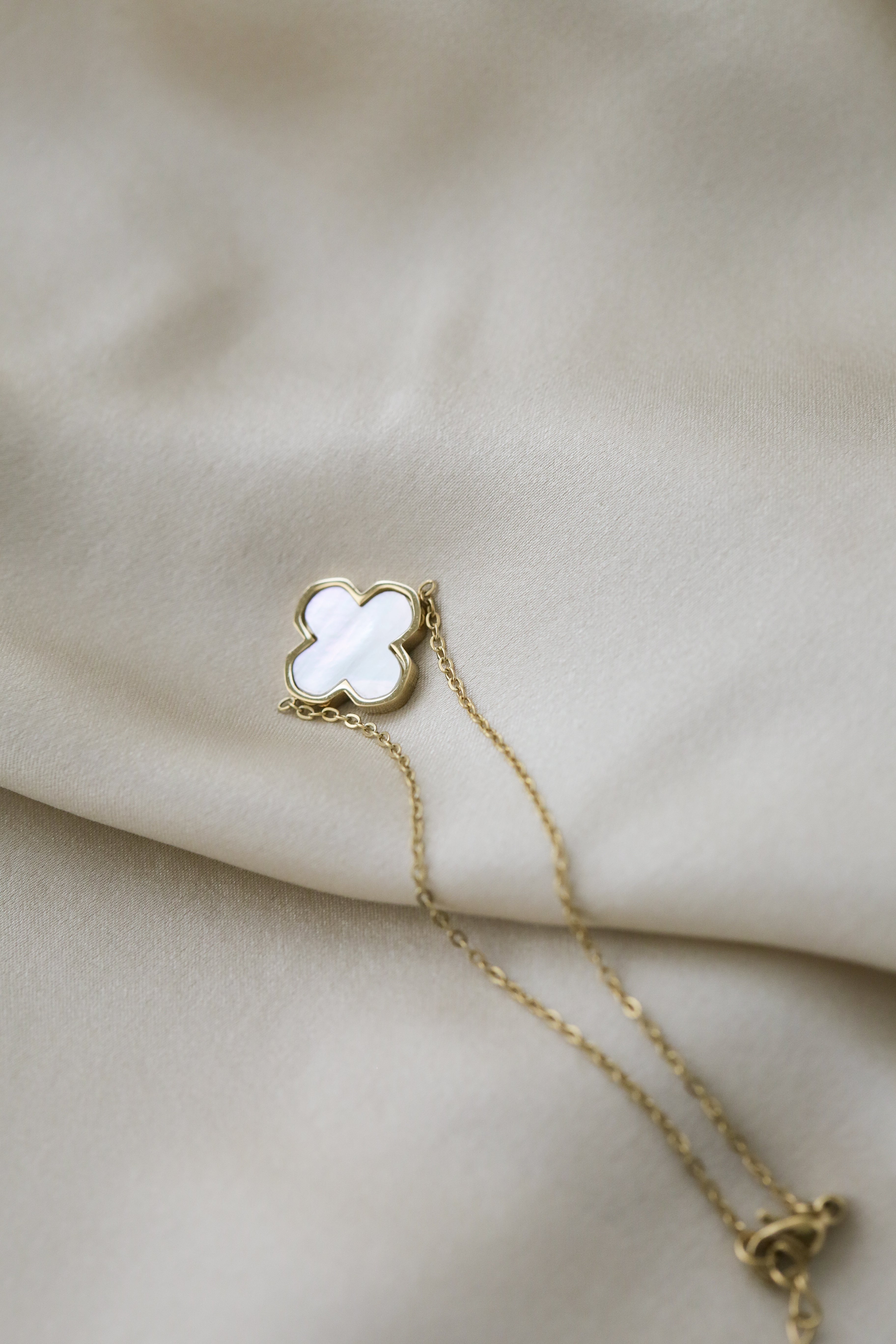 Xami Bracelet - Boutique Minimaliste has waterproof, durable, elegant and vintage inspired jewelry