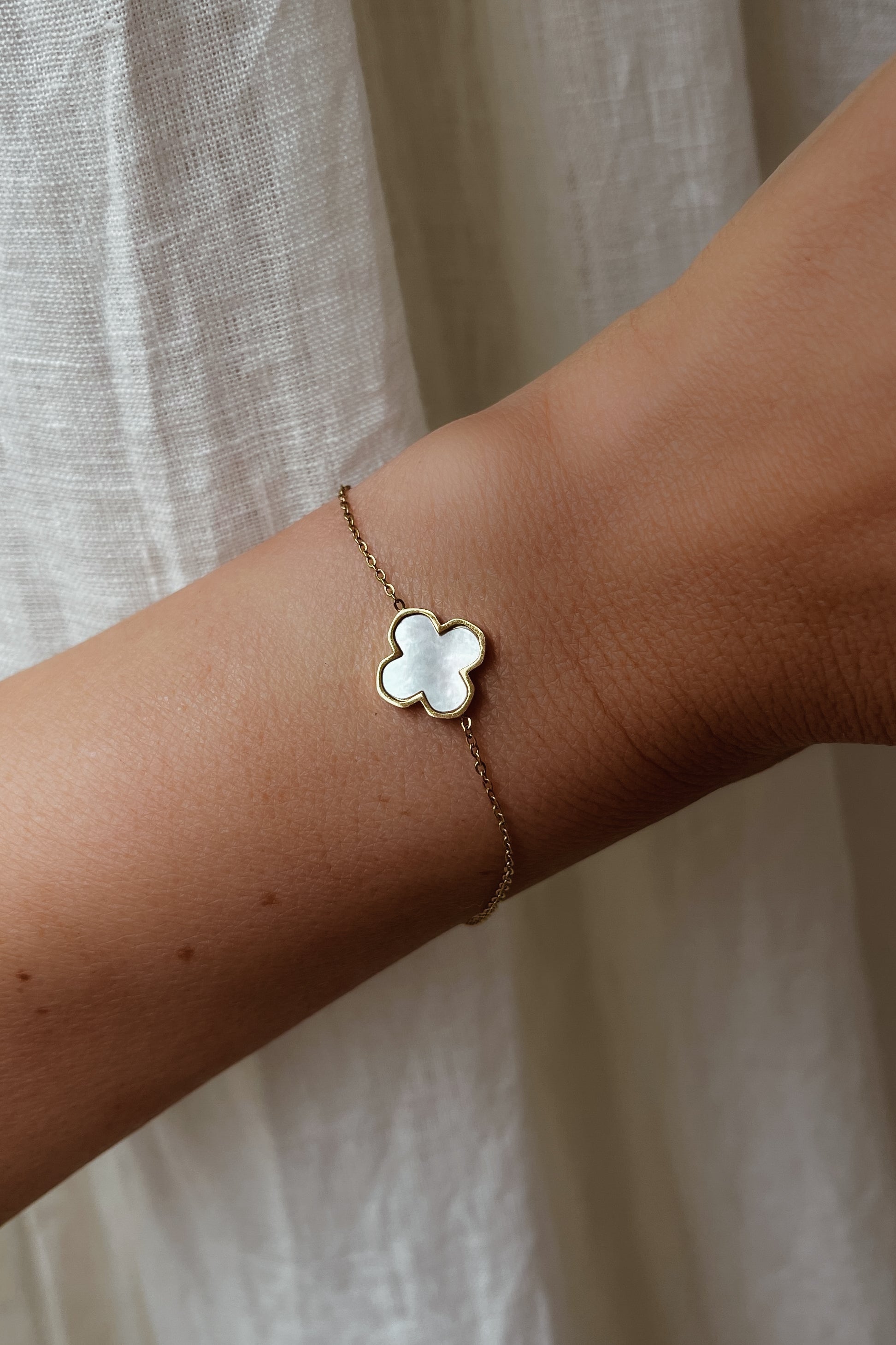 Xami Bracelet - Boutique Minimaliste has waterproof, durable, elegant and vintage inspired jewelry