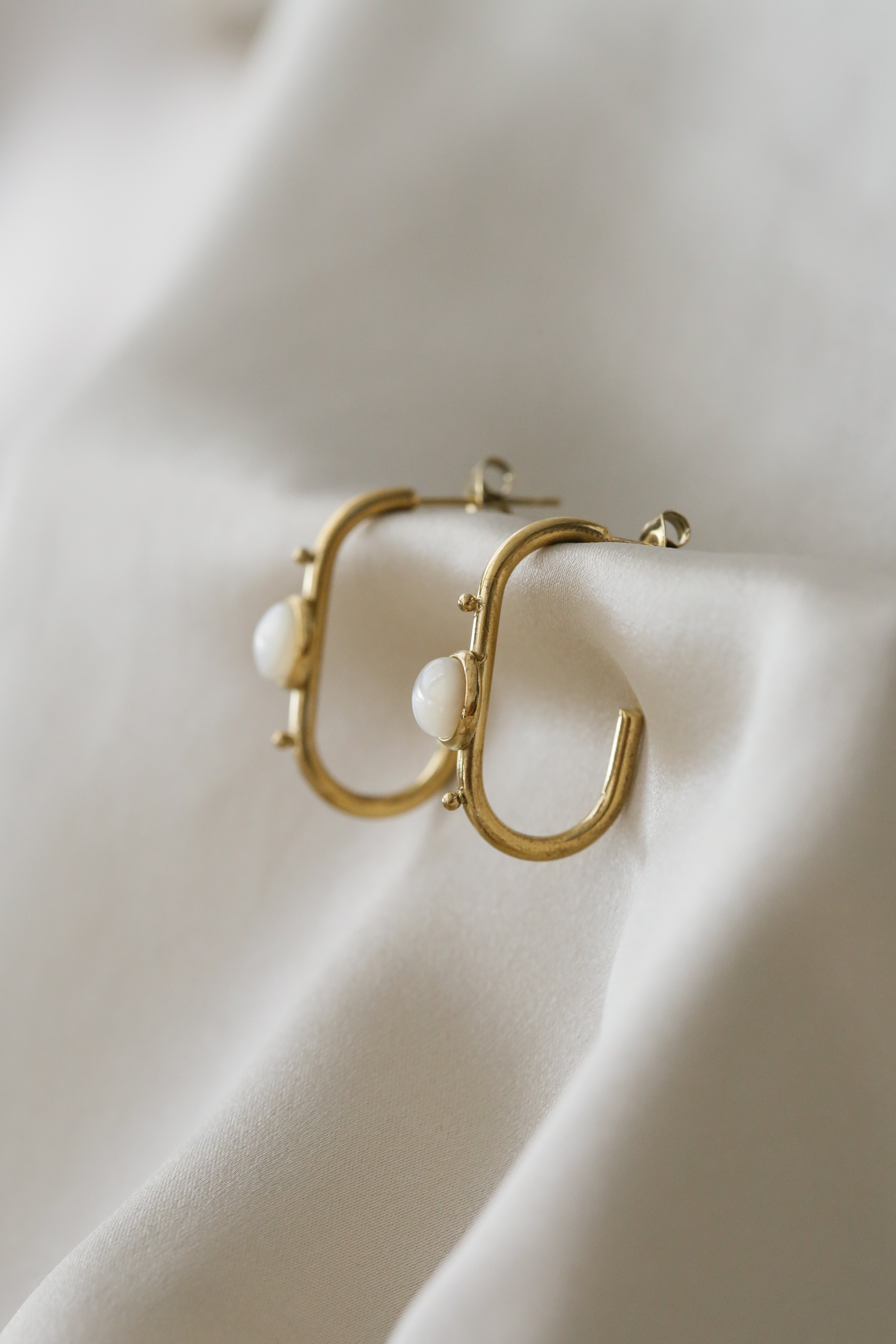 Xanthia Hoops - Boutique Minimaliste has waterproof, durable, elegant and vintage inspired jewelry