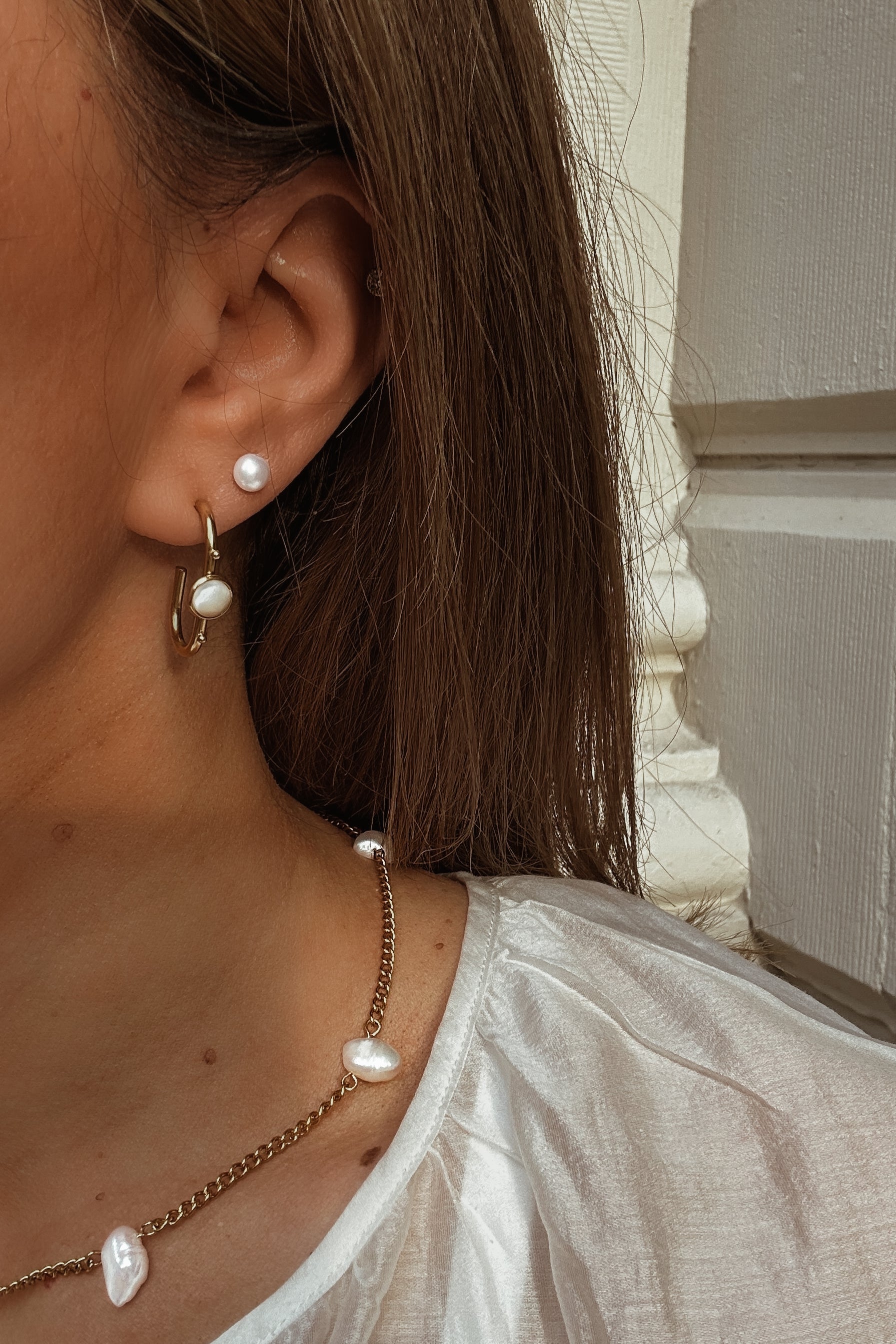 Xanthia Hoops - Boutique Minimaliste has waterproof, durable, elegant and vintage inspired jewelry