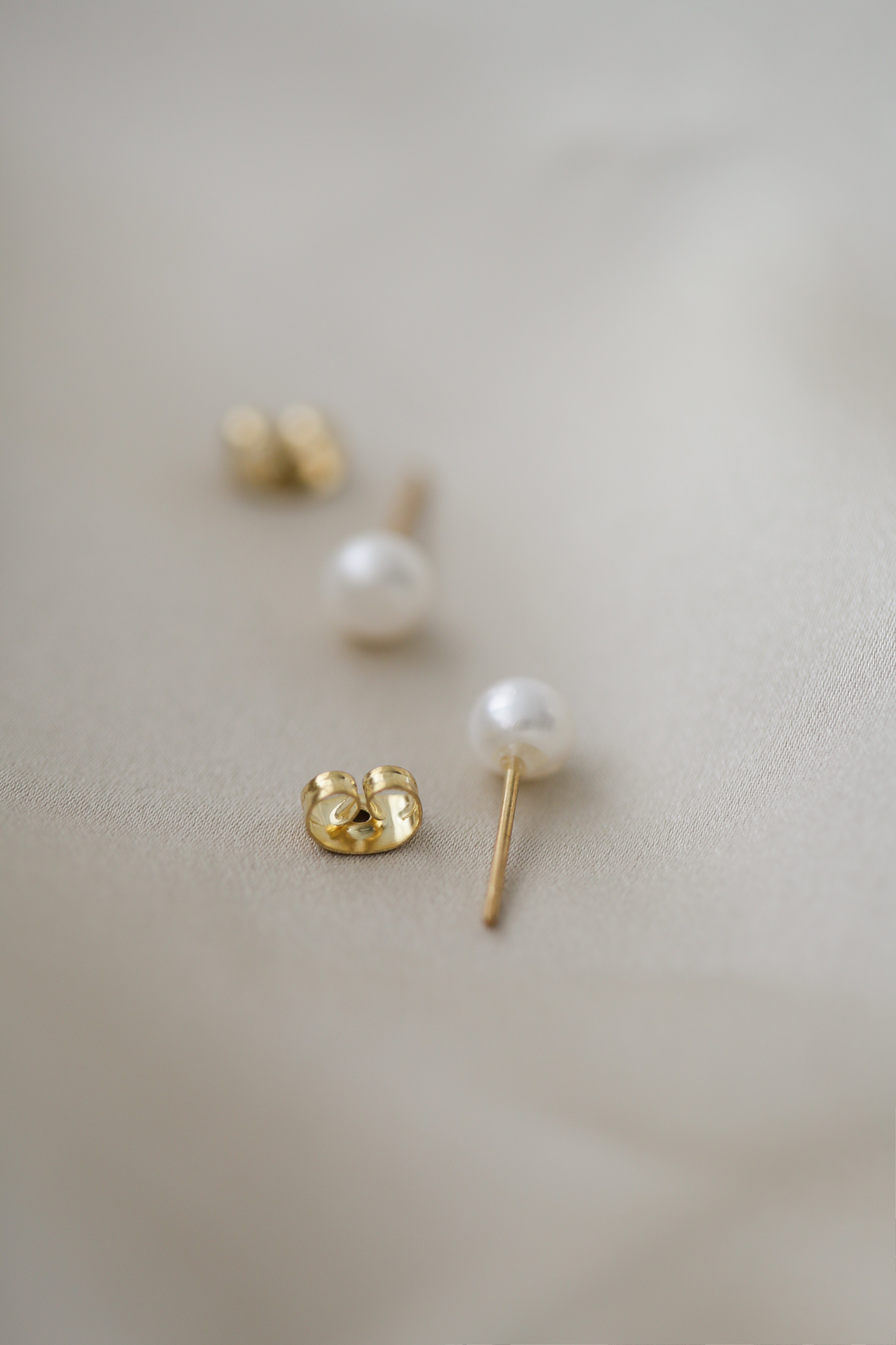 Xia Studs - Boutique Minimaliste has waterproof, durable, elegant and vintage inspired jewelry