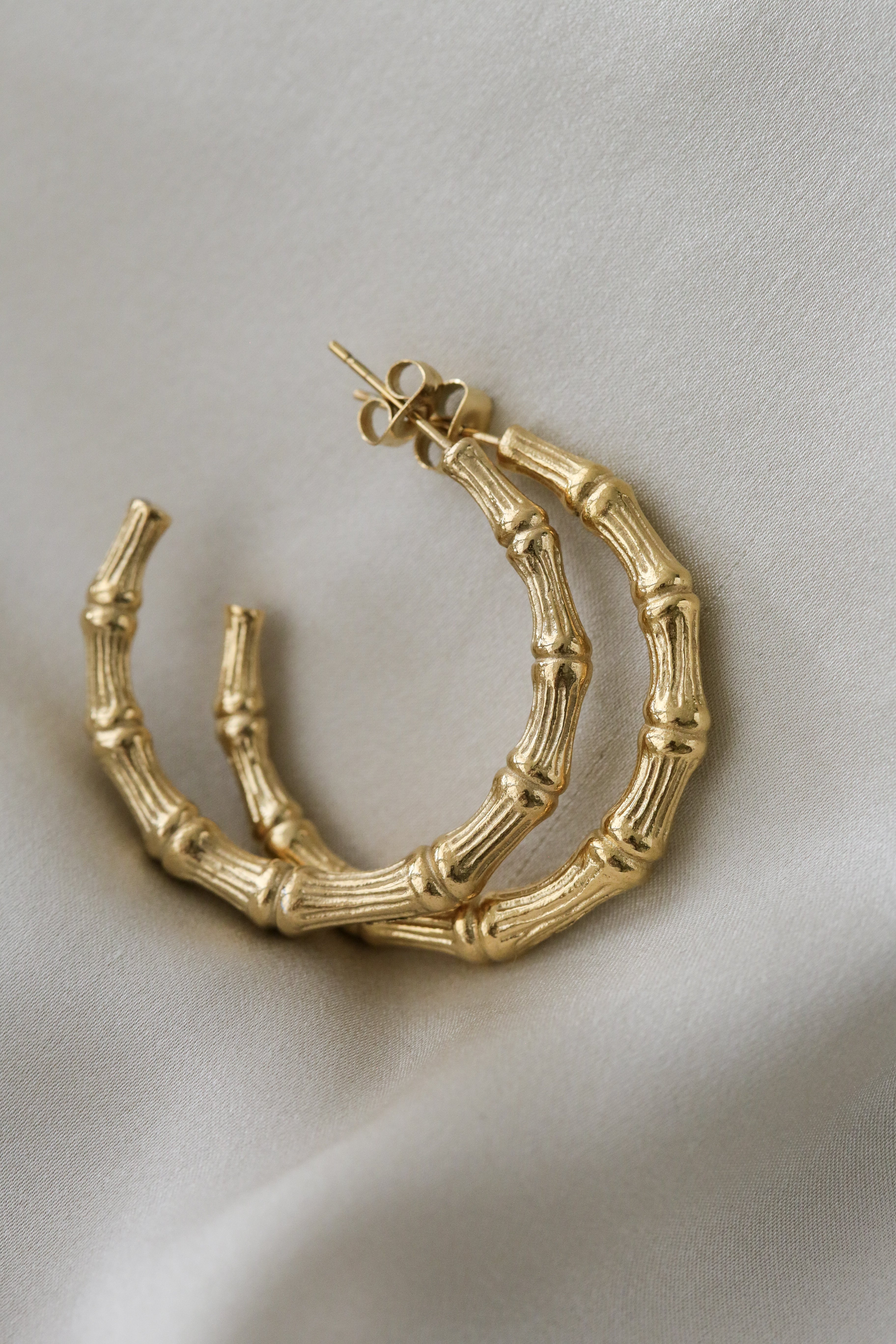 Xianna Hoops - Boutique Minimaliste has waterproof, durable, elegant and vintage inspired jewelry