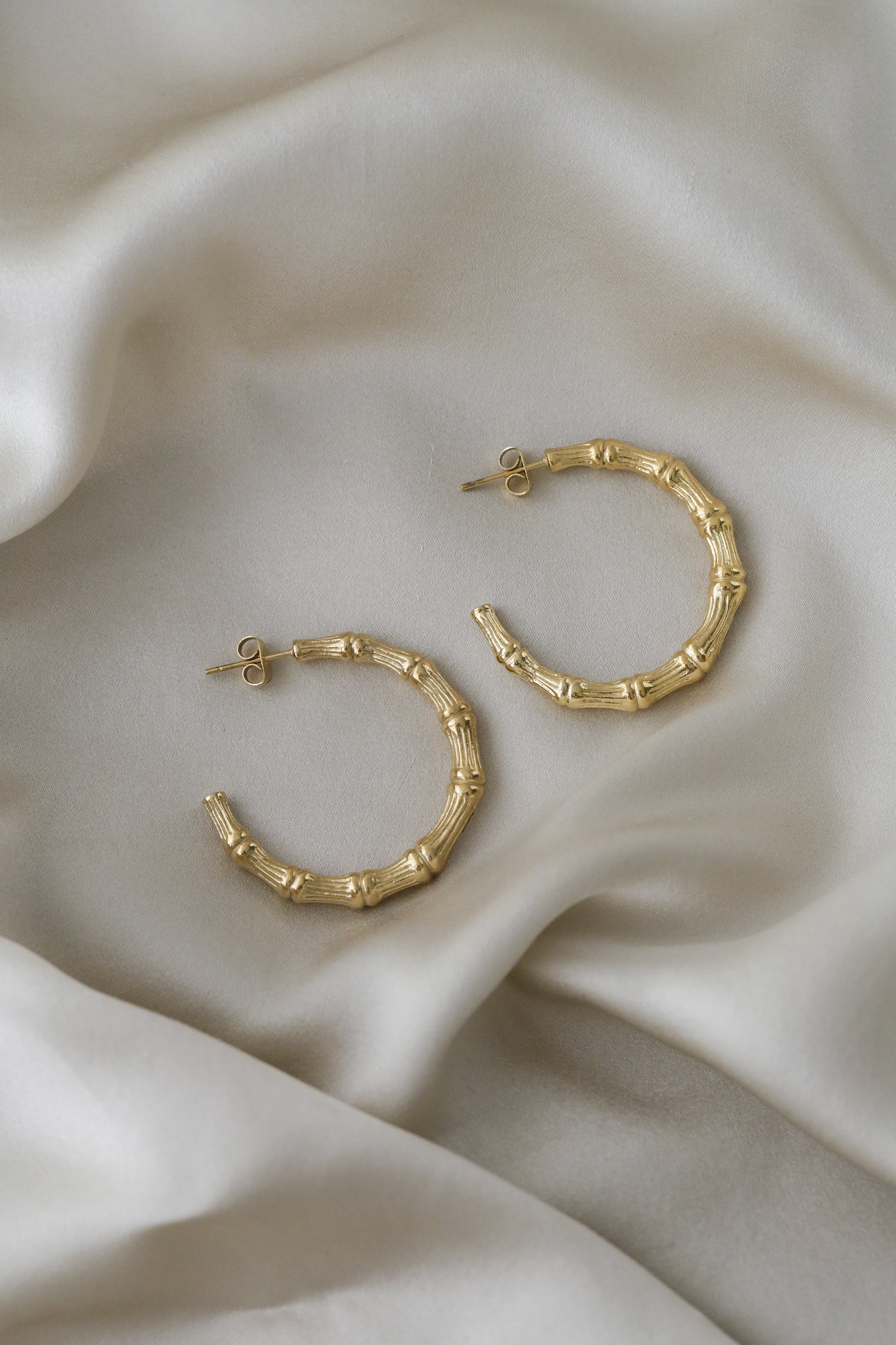 Xianna Hoops - Boutique Minimaliste has waterproof, durable, elegant and vintage inspired jewelry