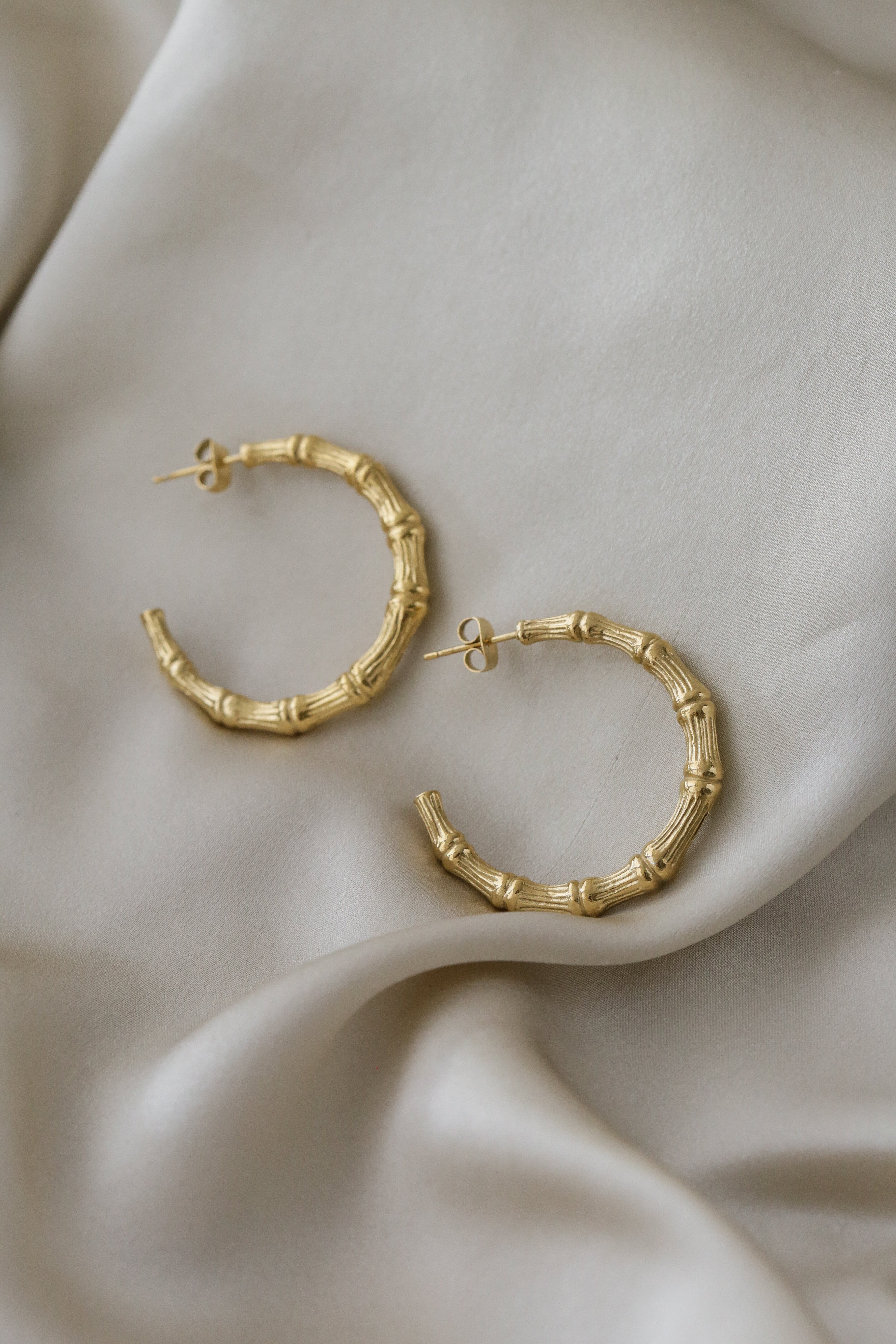 Xianna Hoops - Boutique Minimaliste has waterproof, durable, elegant and vintage inspired jewelry