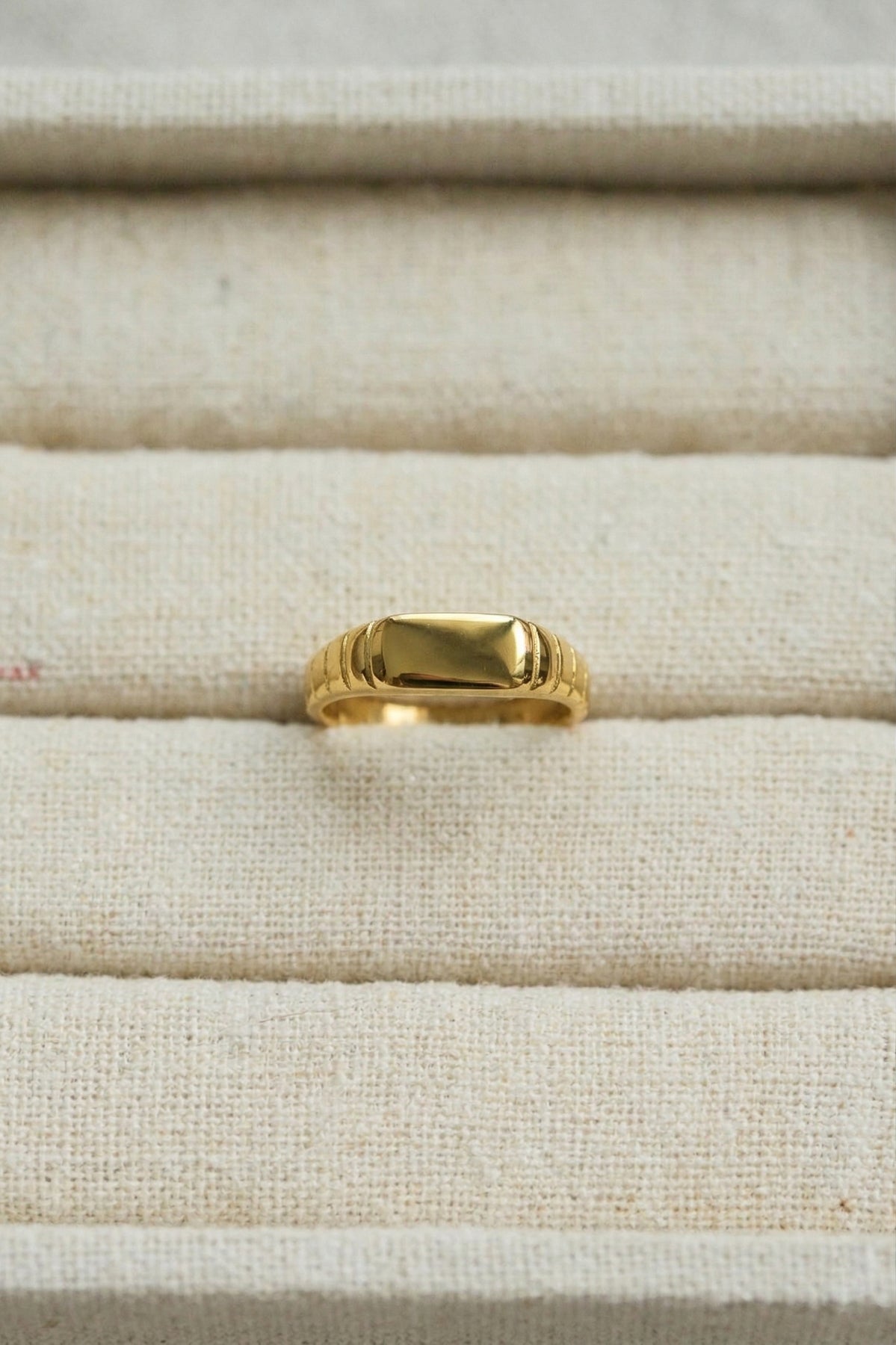 Manon Signet Ring