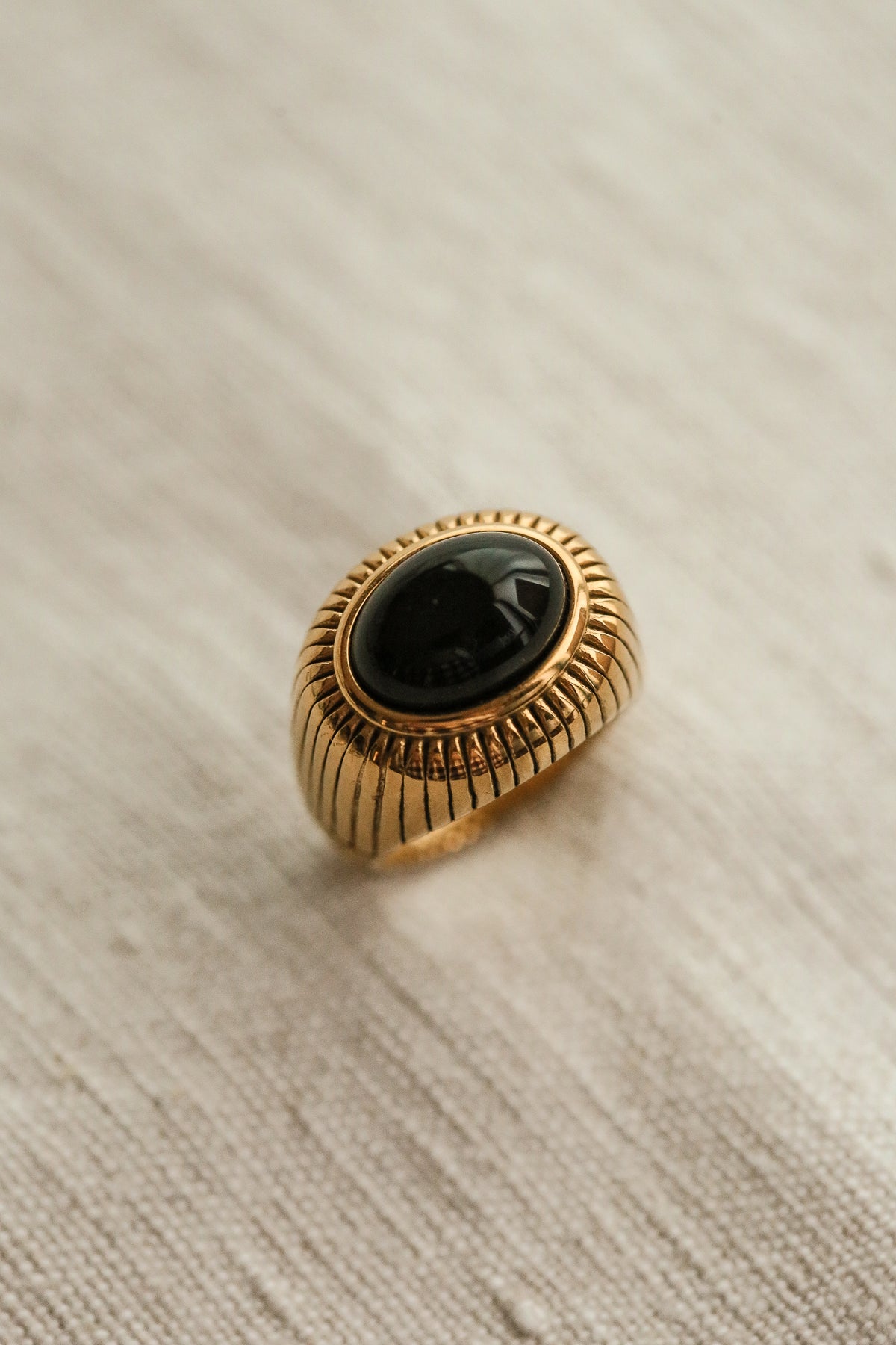 Mona Ring