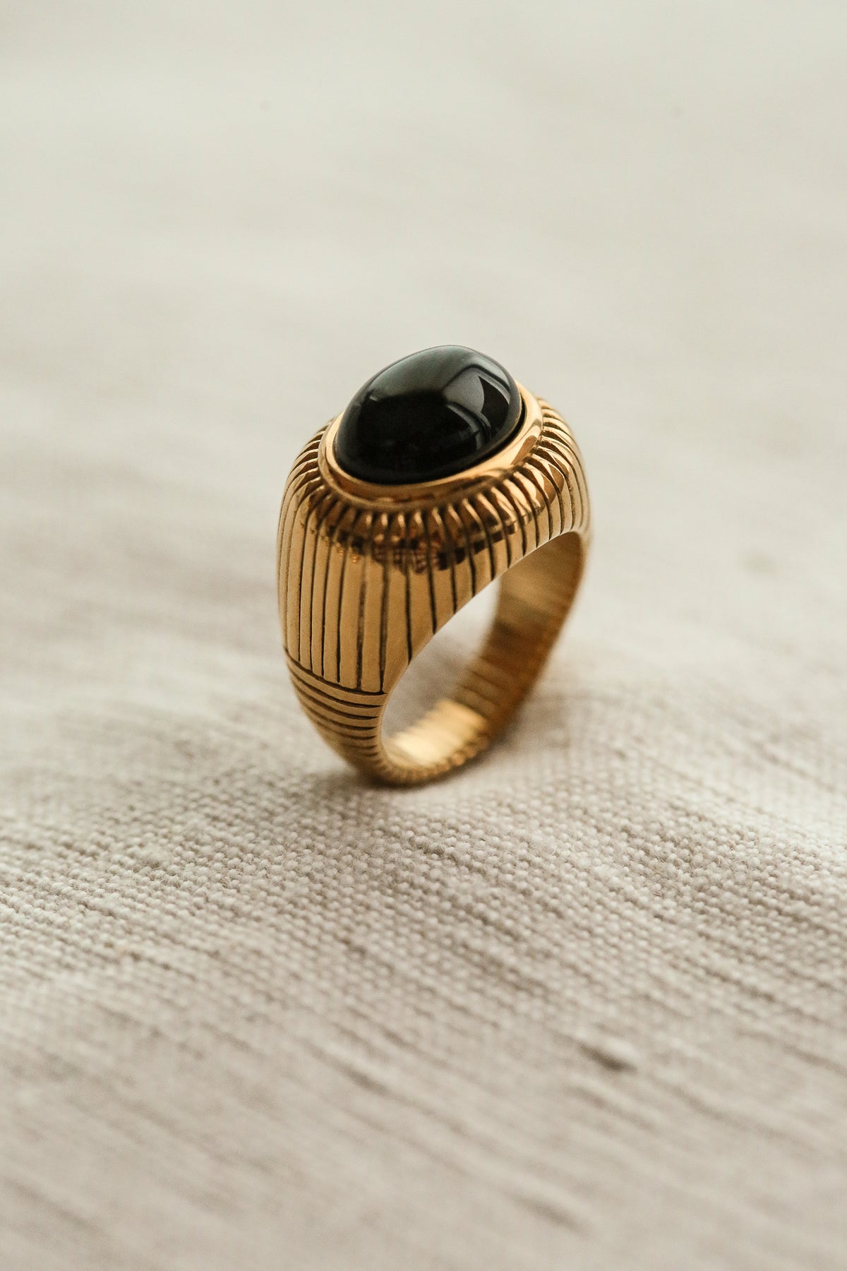 Mona Ring