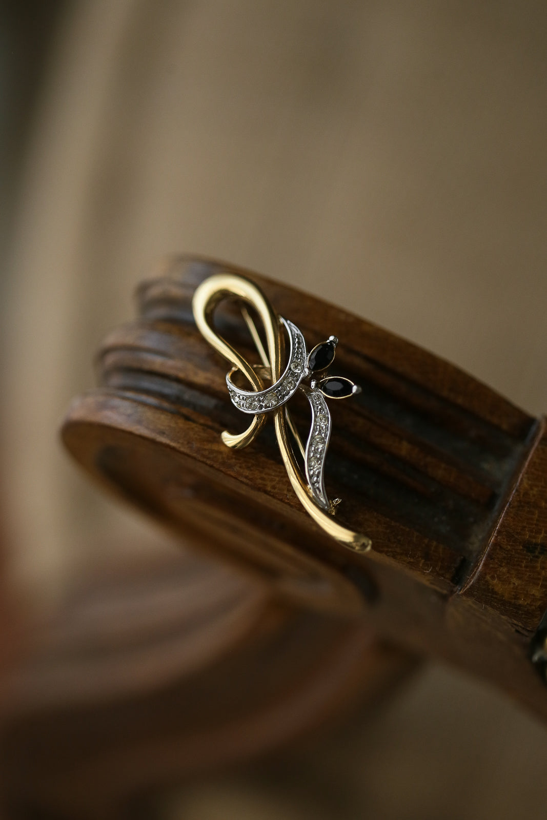 Violet (vintage) Brooch