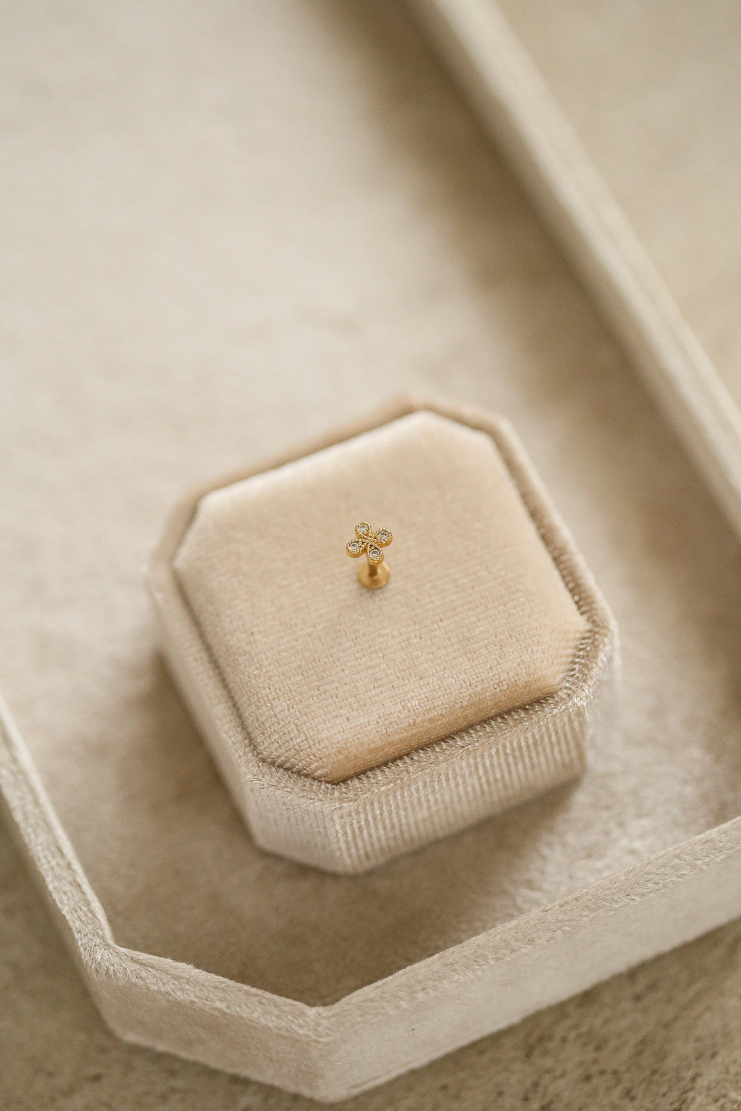 Manon Quatrefoil Piercing