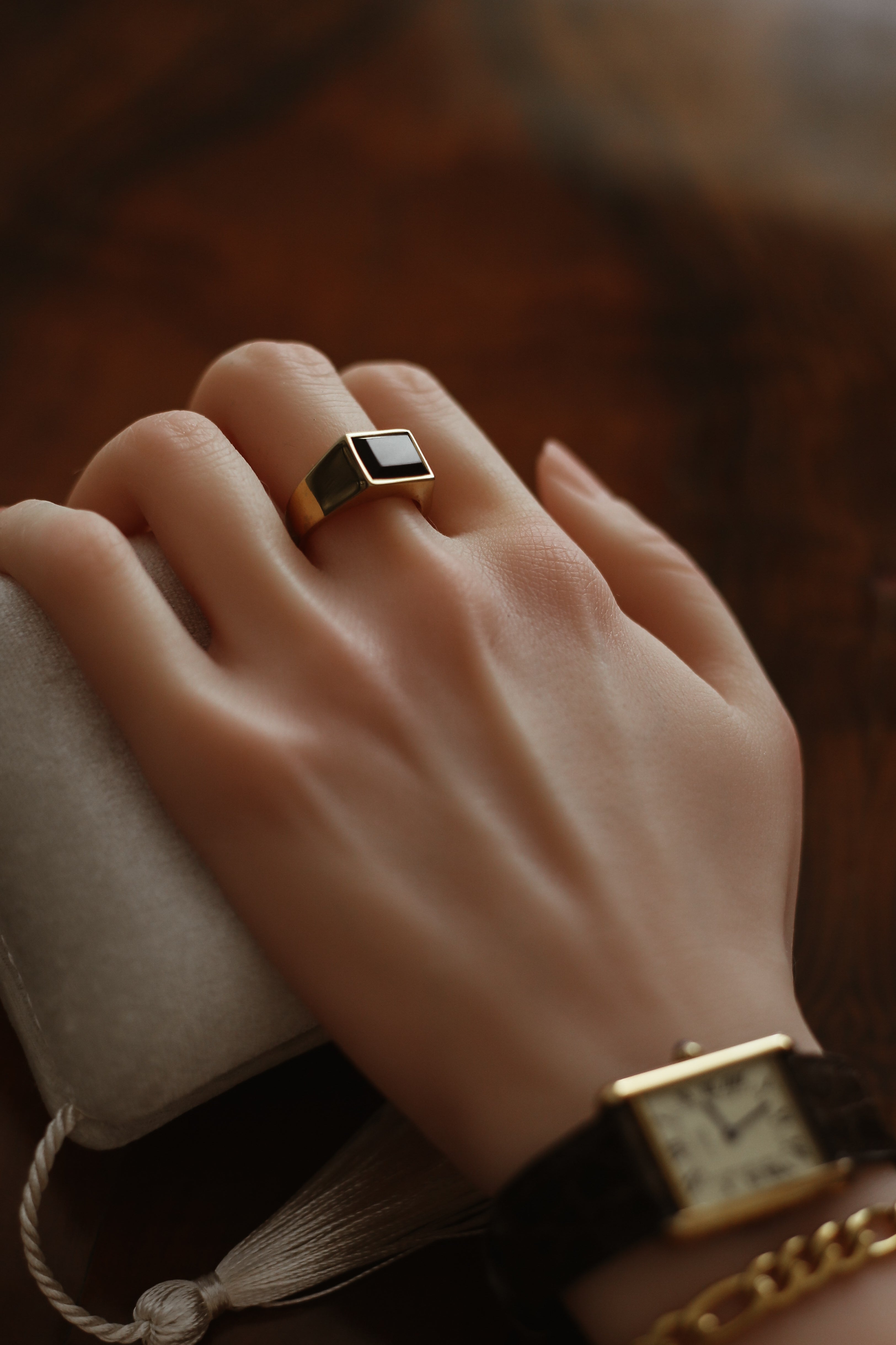 Sombre Ring