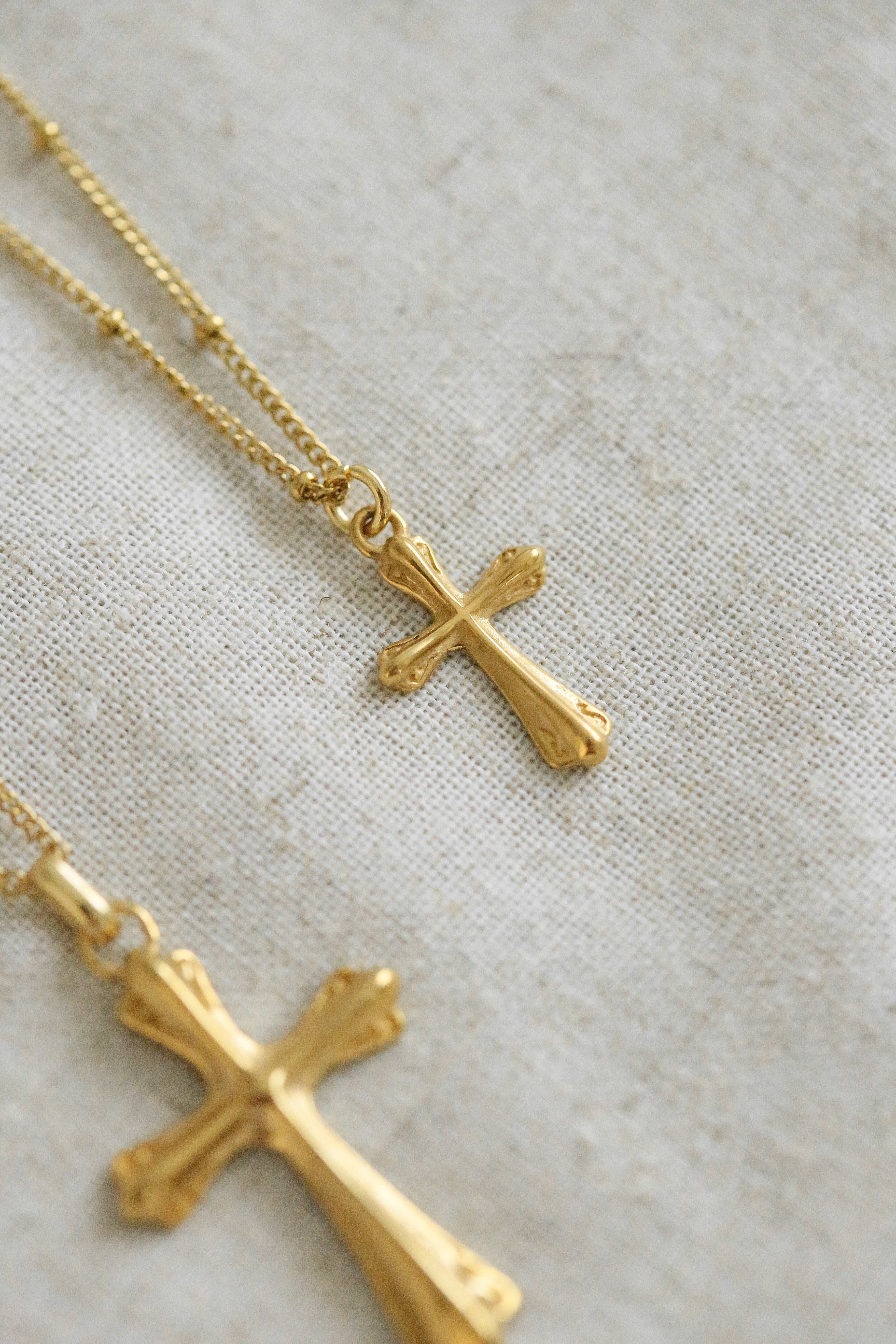 Victoire Cross Necklace