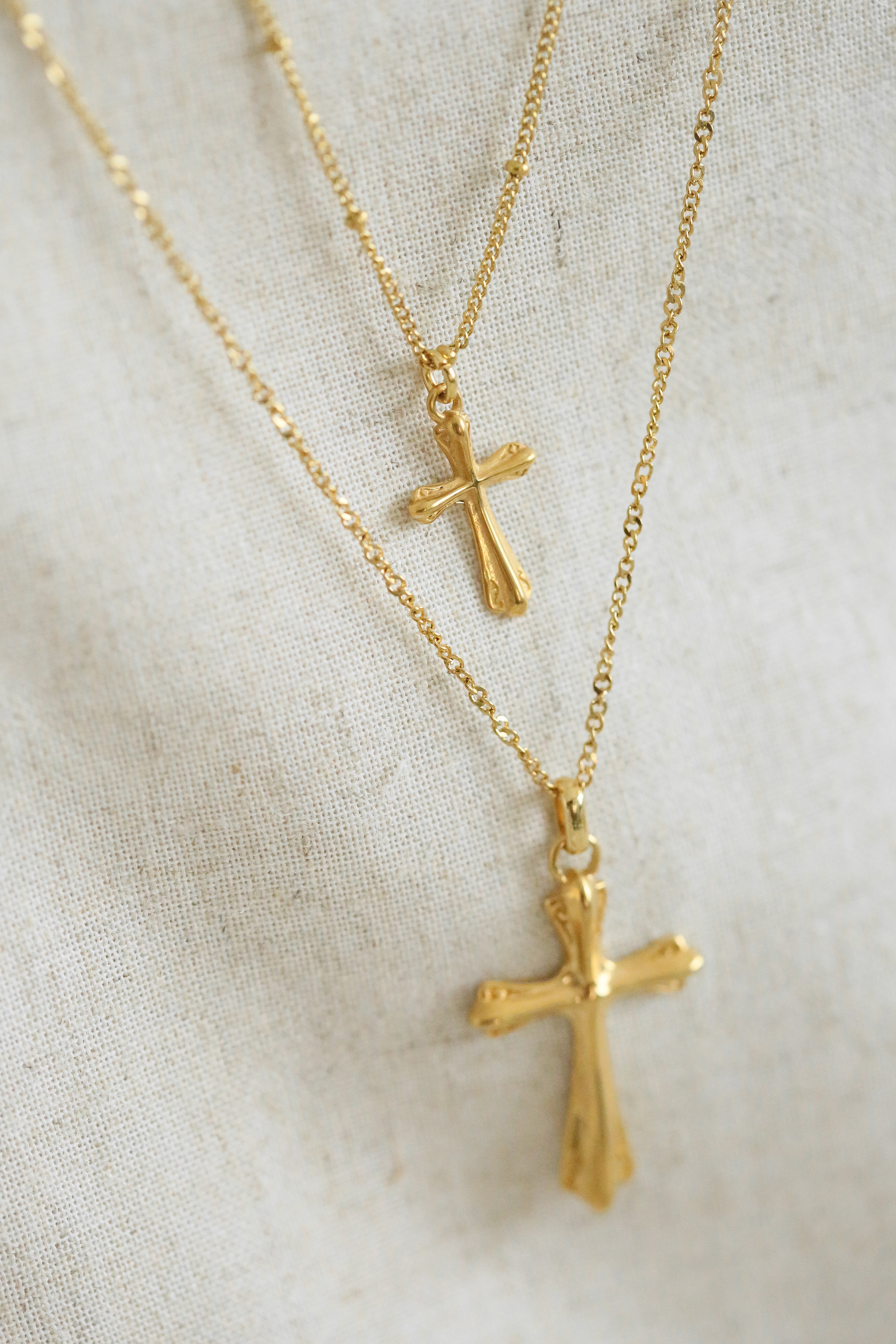 Victoire Cross Necklace