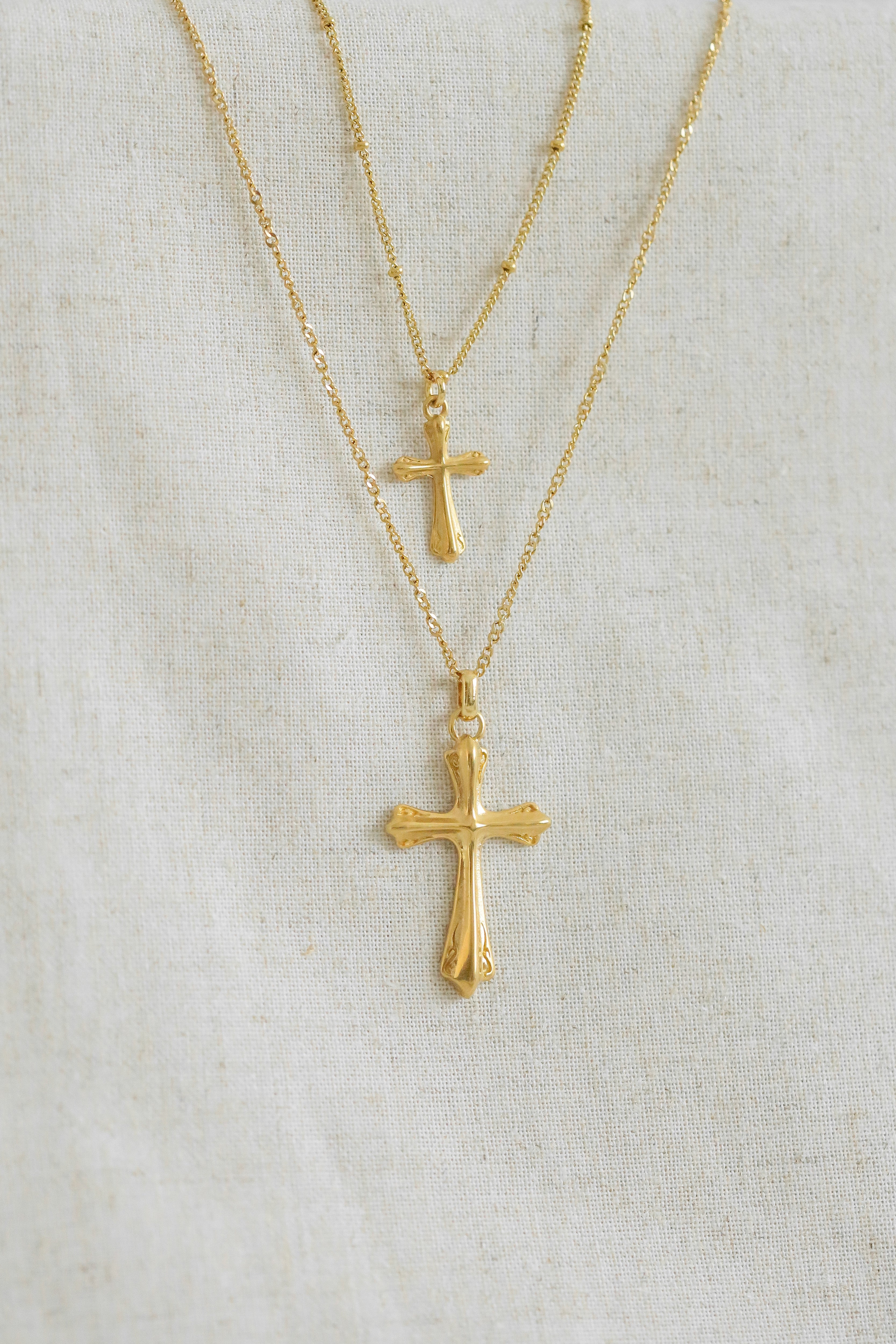 Victoire Cross Necklace