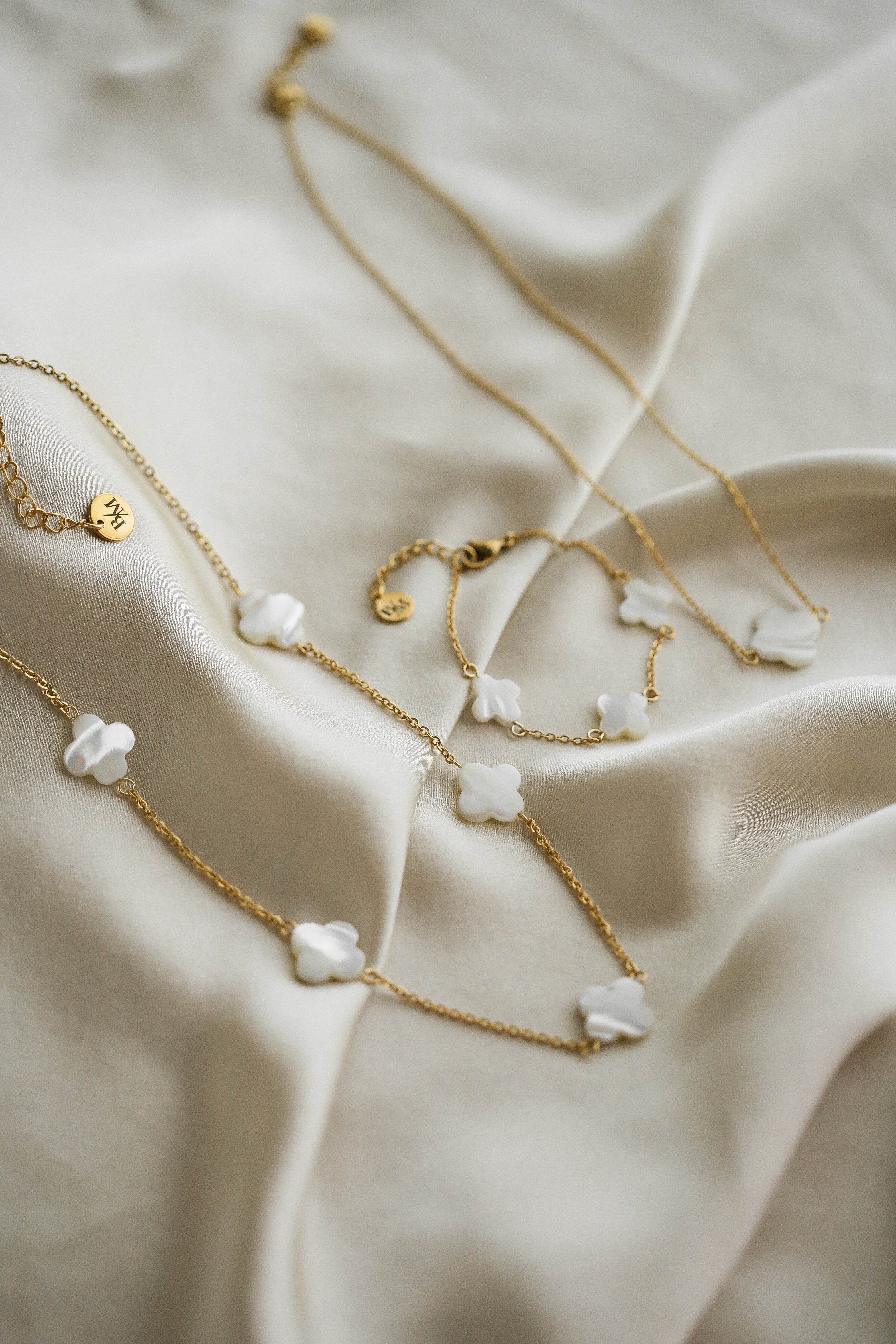 Abigail Single Necklace - Boutique Minimaliste has waterproof, durable, elegant and vintage inspired jewelry