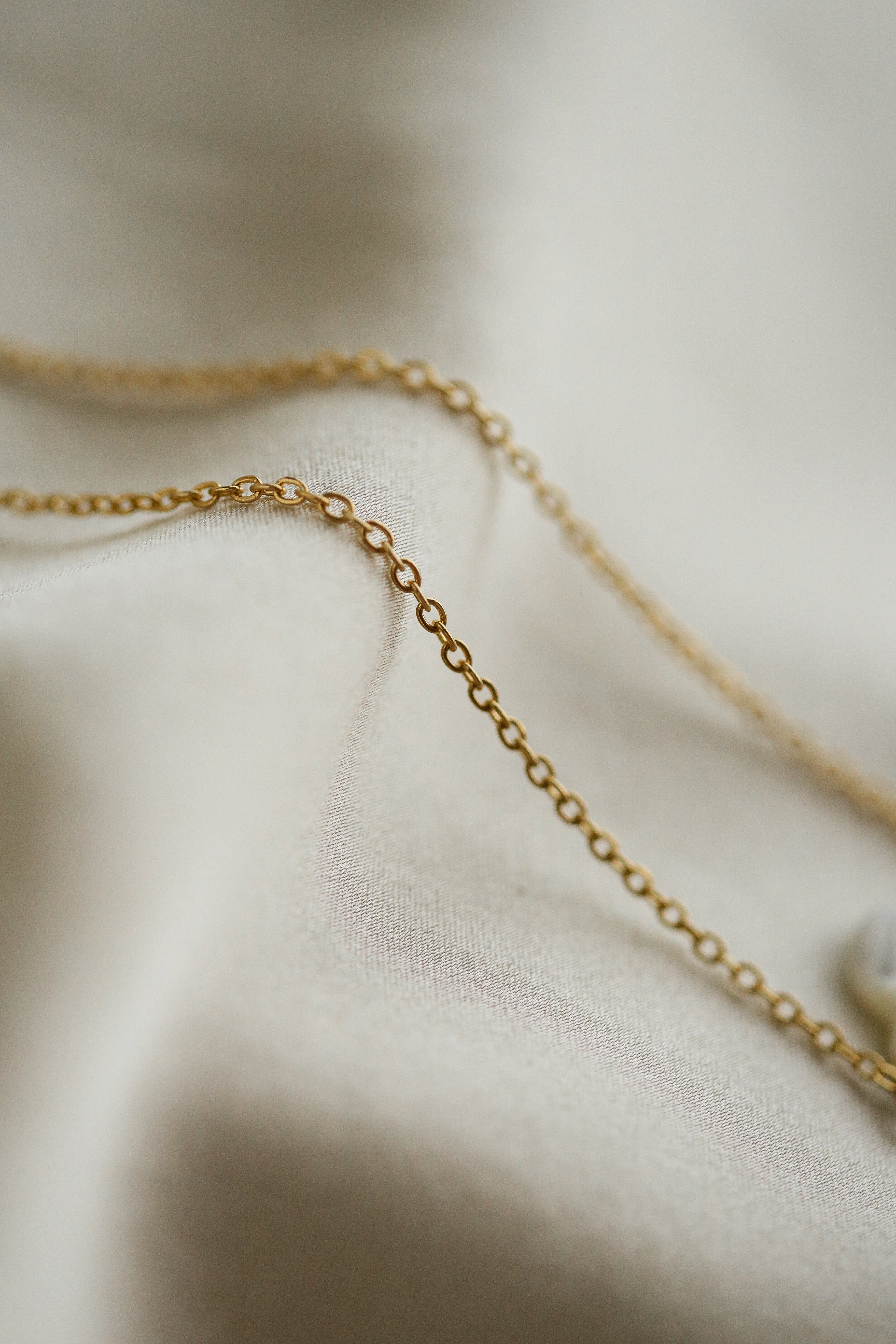 Abigail Single Necklace - Boutique Minimaliste has waterproof, durable, elegant and vintage inspired jewelry