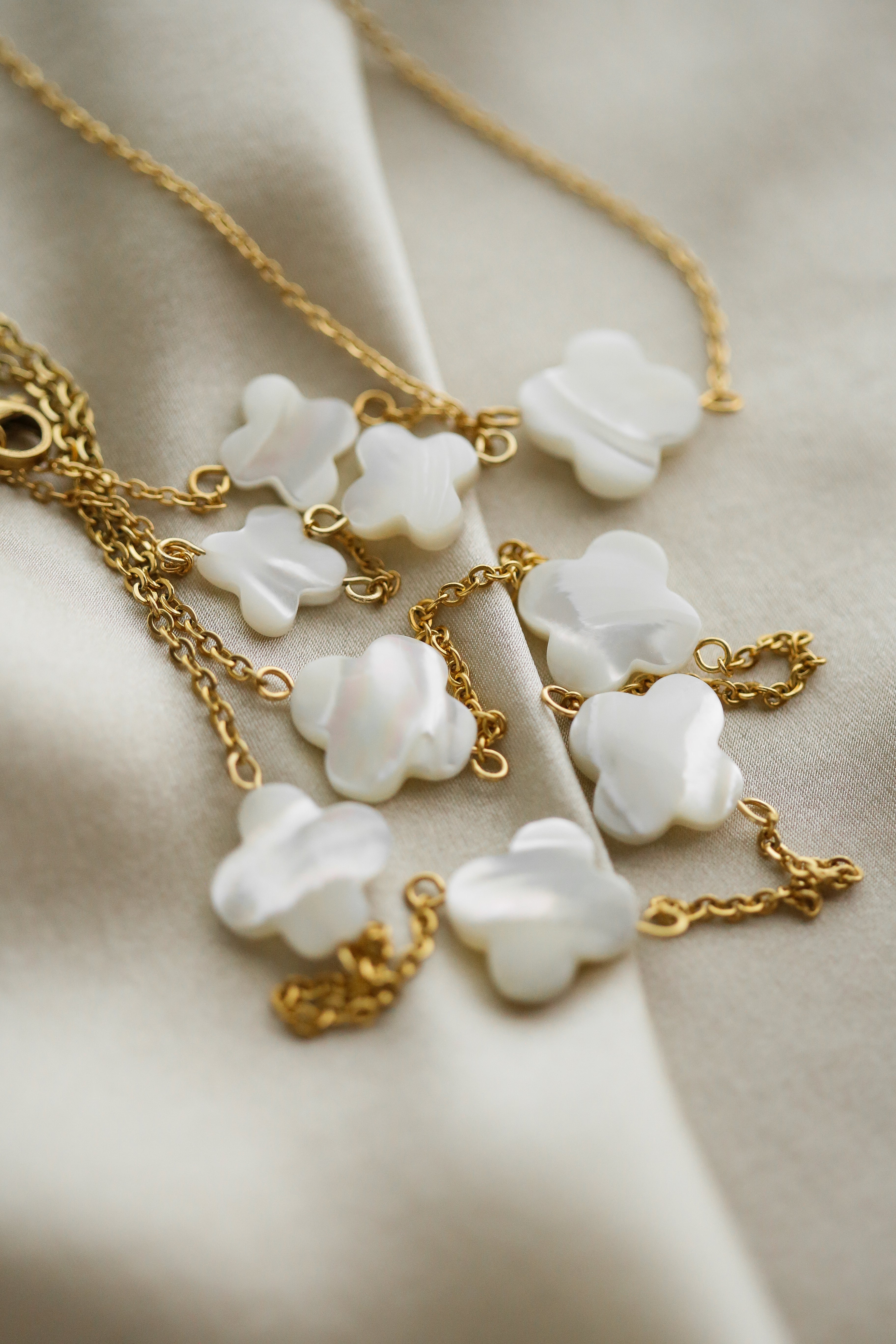 Abigail Single Necklace - Boutique Minimaliste has waterproof, durable, elegant and vintage inspired jewelry