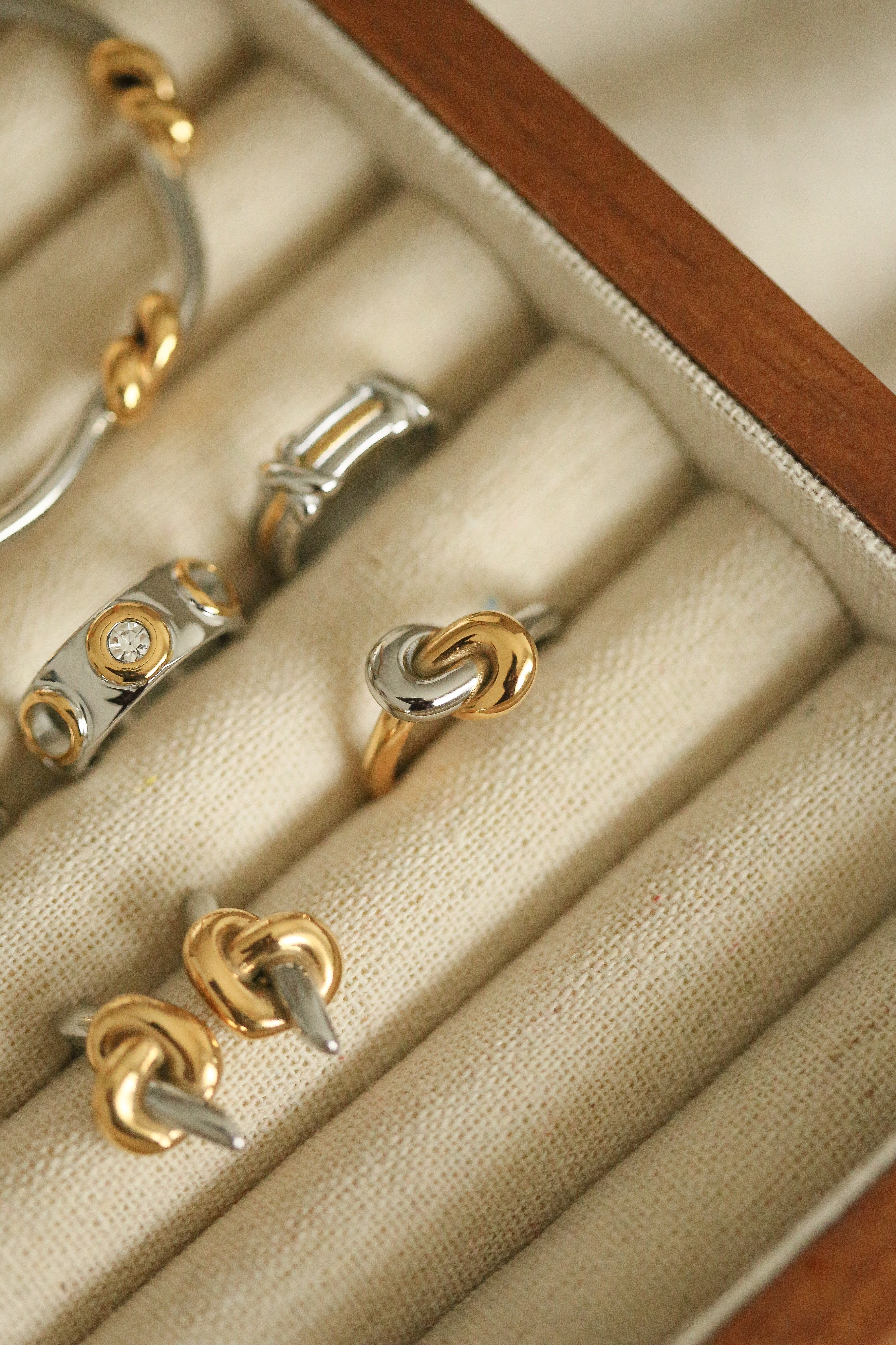 Axelle Ring - has waterproof, durable, elegant and vintage inspired jewelry