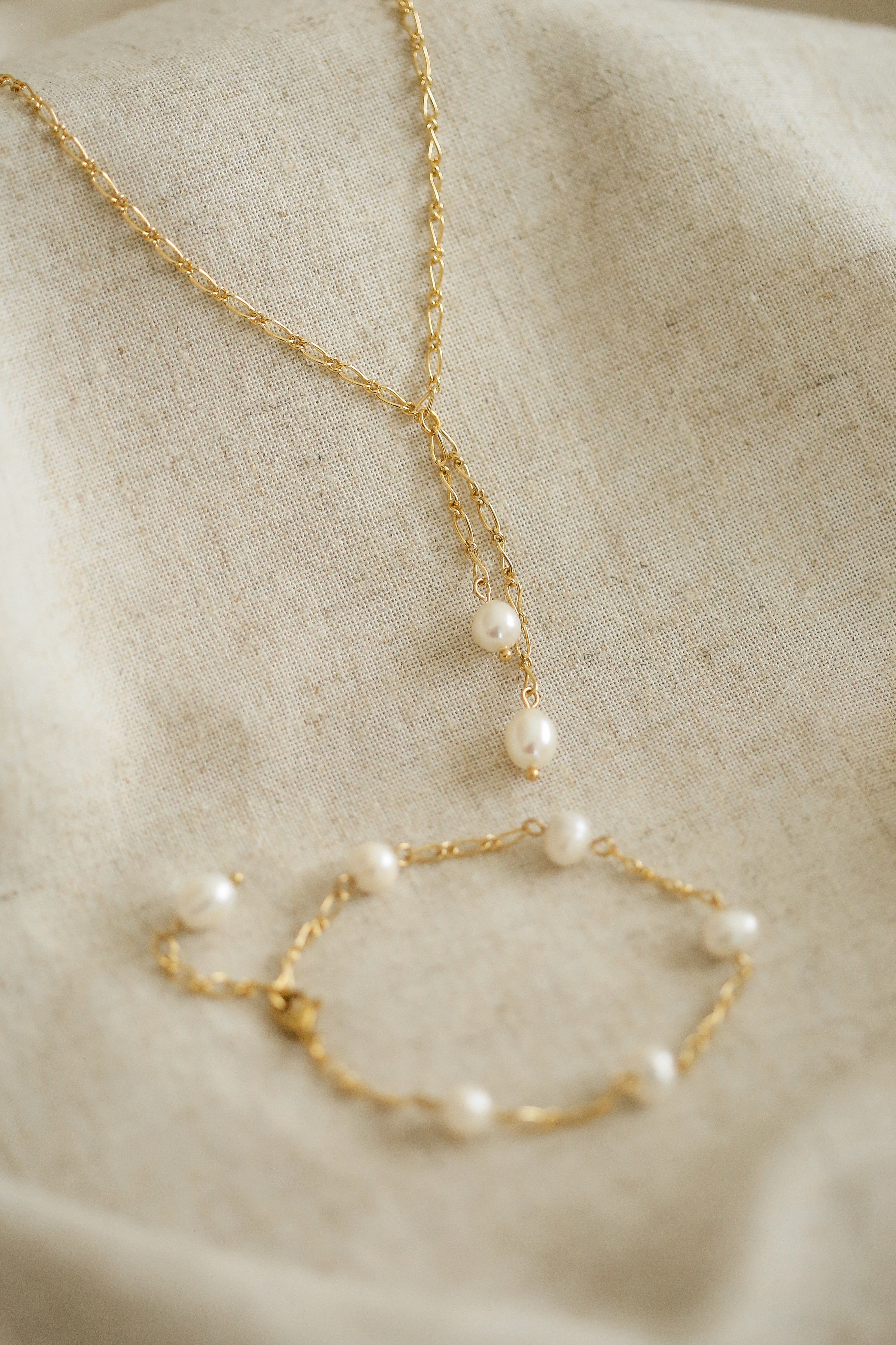 Béatrice (vintage) Necklace - has waterproof, durable, elegant and vintage inspired jewelry