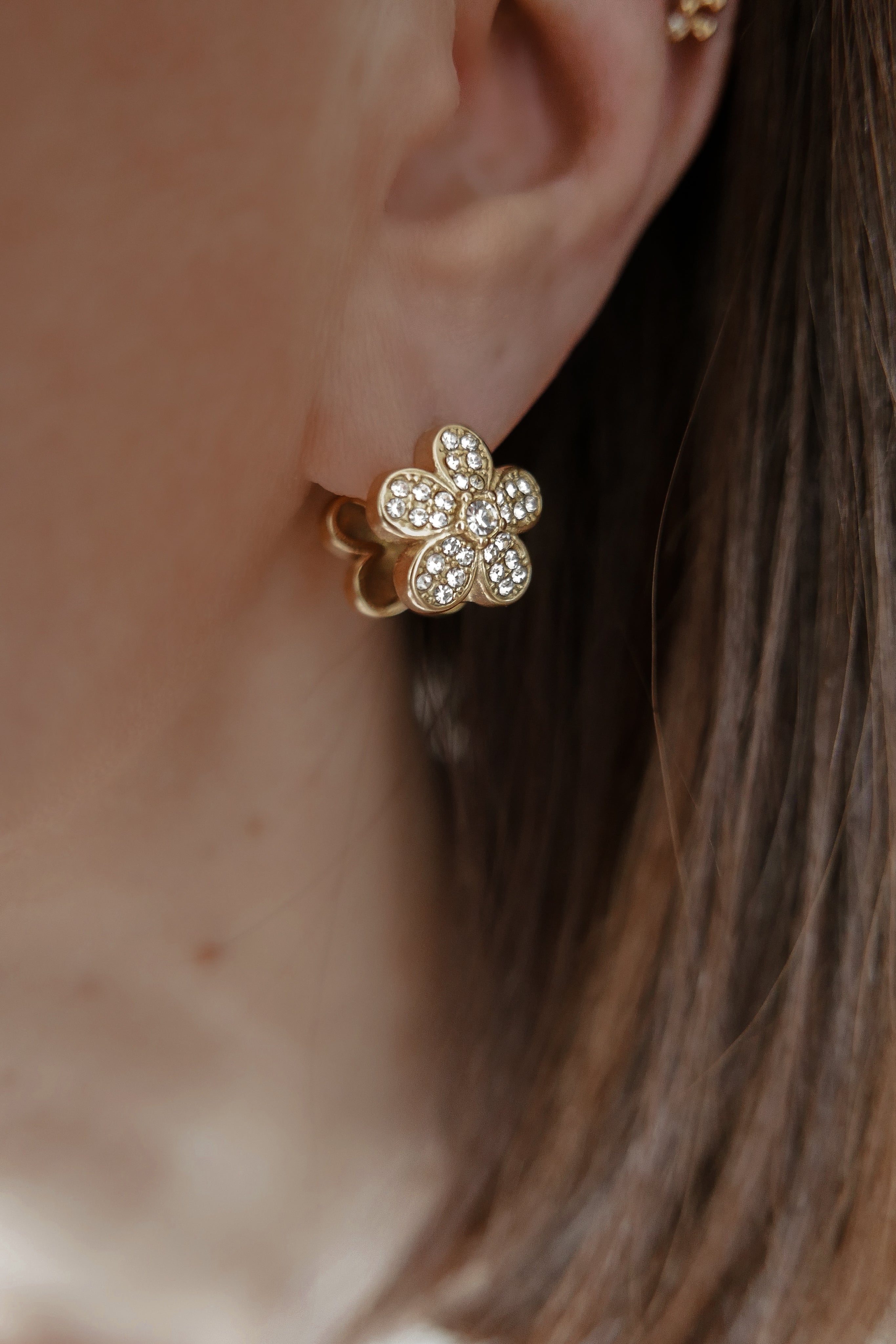 Beau Huggies - Boutique Minimaliste has waterproof, durable, elegant and vintage inspired jewelry