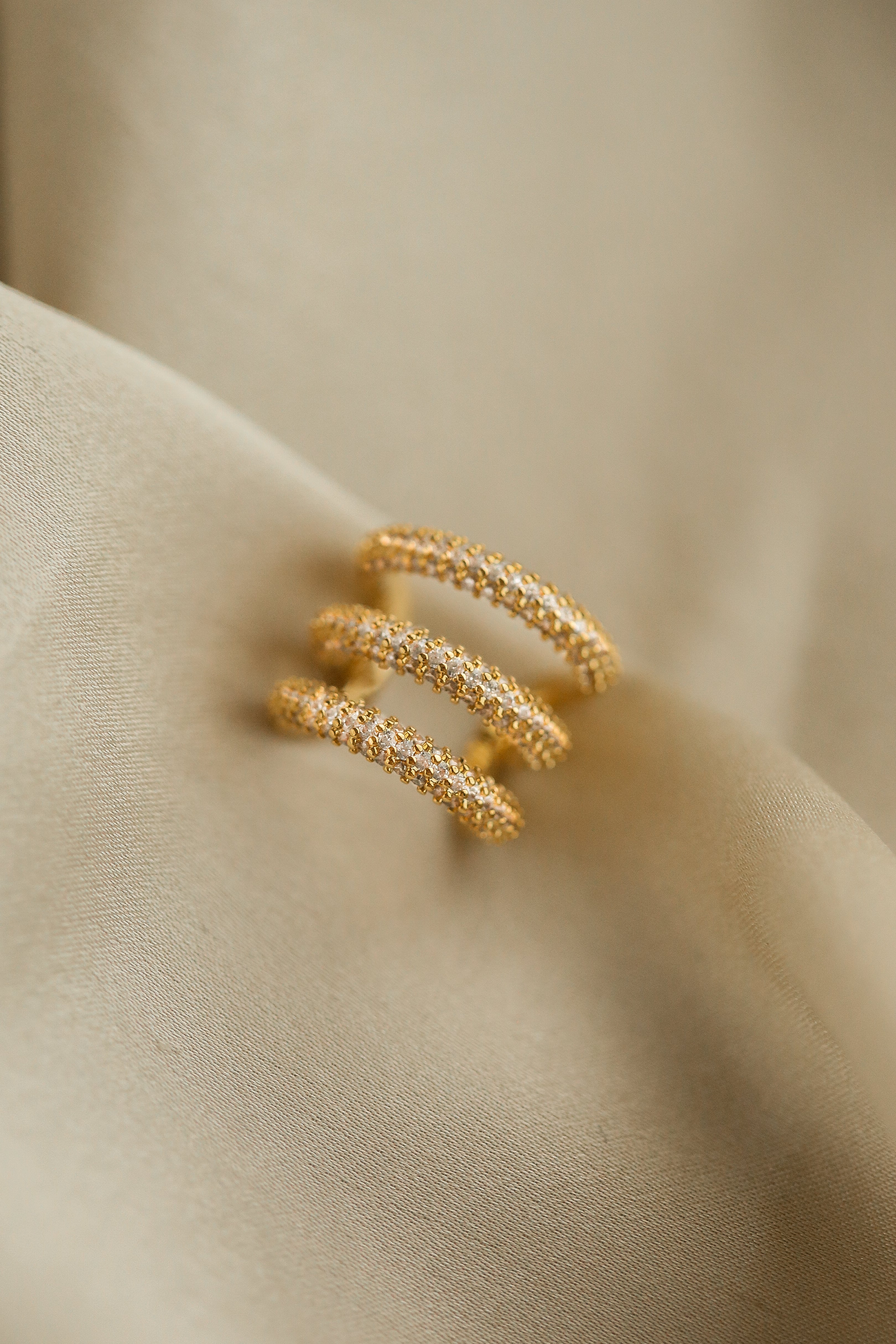 Becky Earcuff - Boutique Minimaliste has waterproof, durable, elegant and vintage inspired jewelry