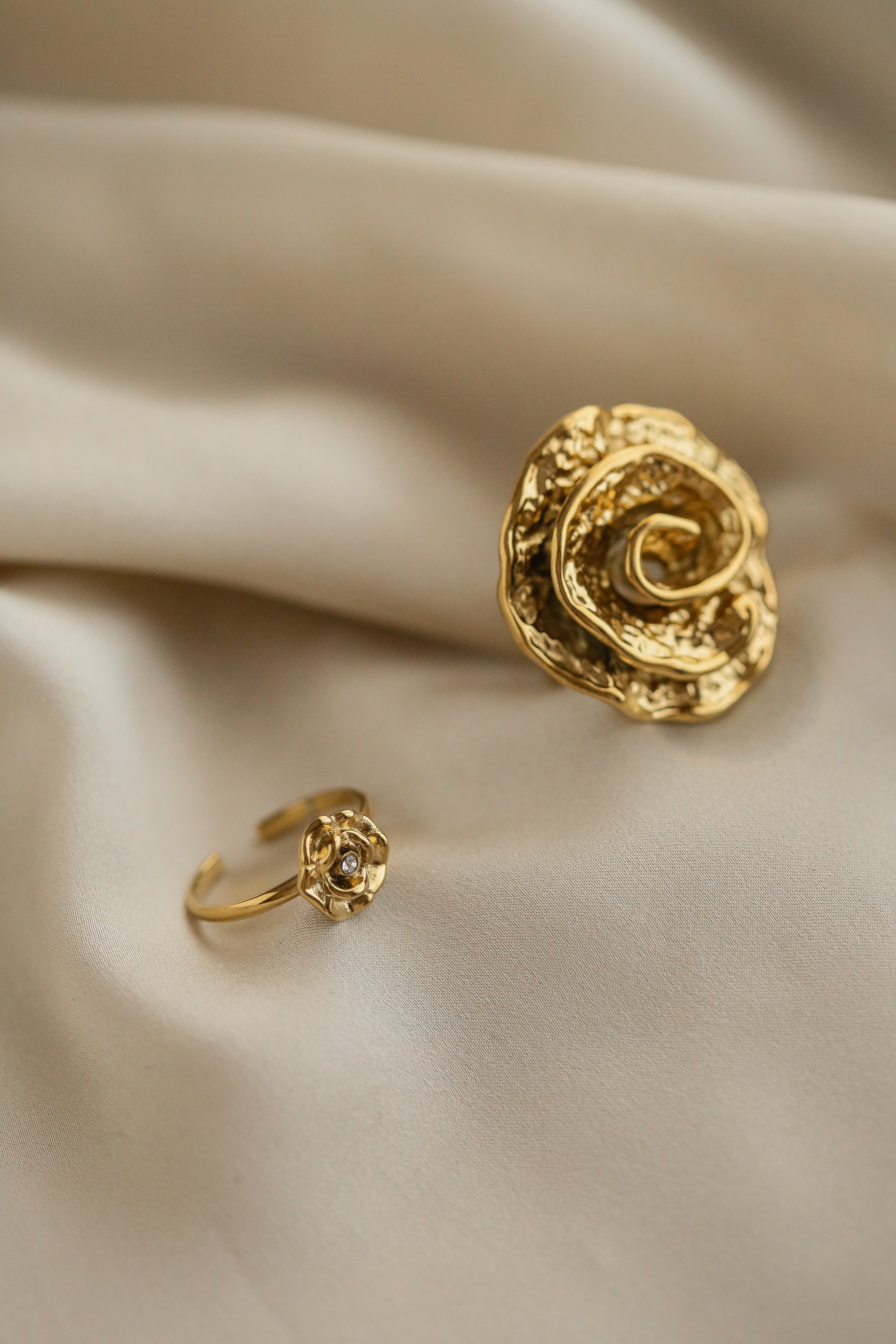 Beth Ring - Boutique Minimaliste has waterproof, durable, elegant and vintage inspired jewelry