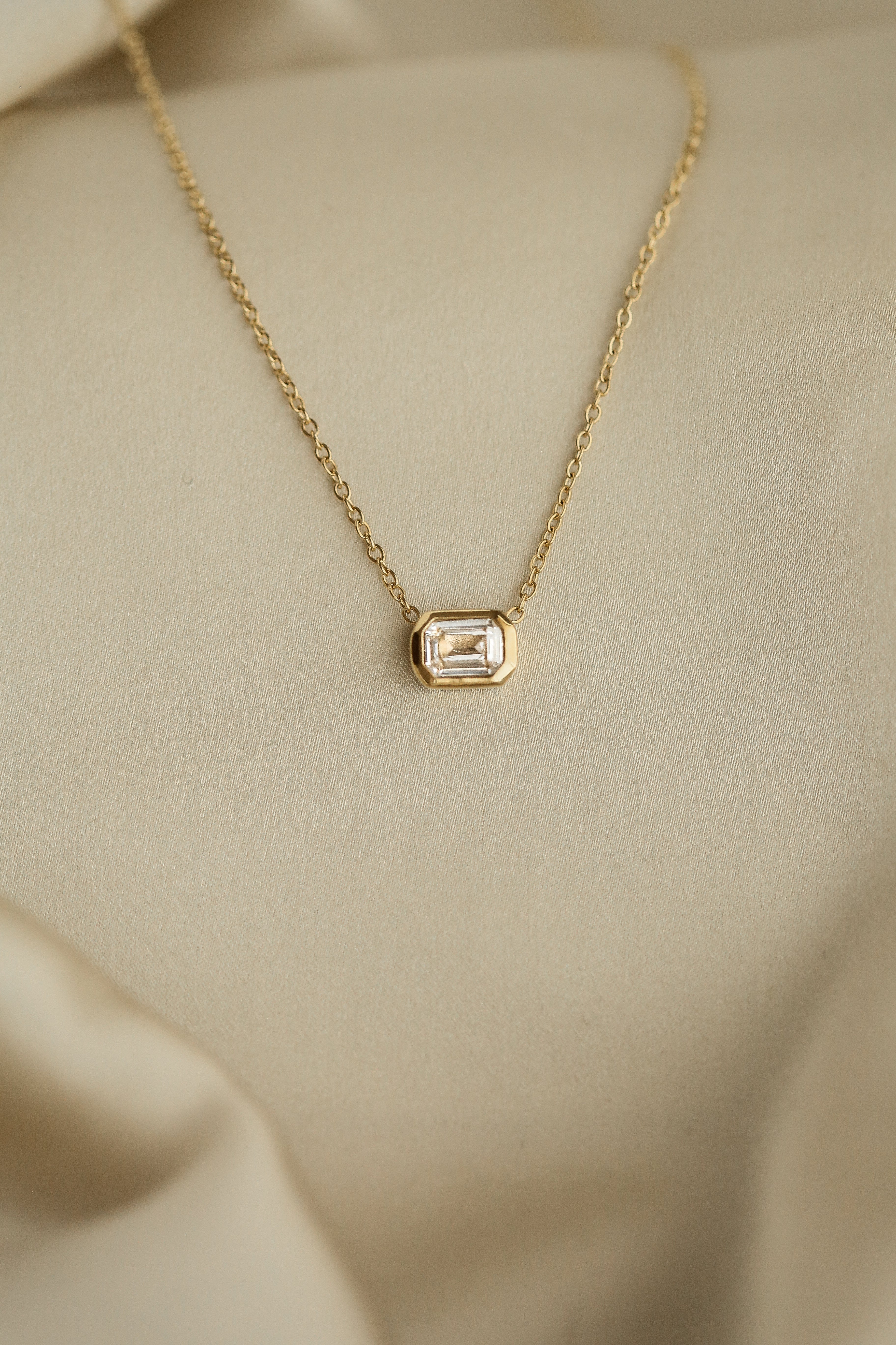 Bettina Necklace - Boutique Minimaliste has waterproof, durable, elegant and vintage inspired jewelry