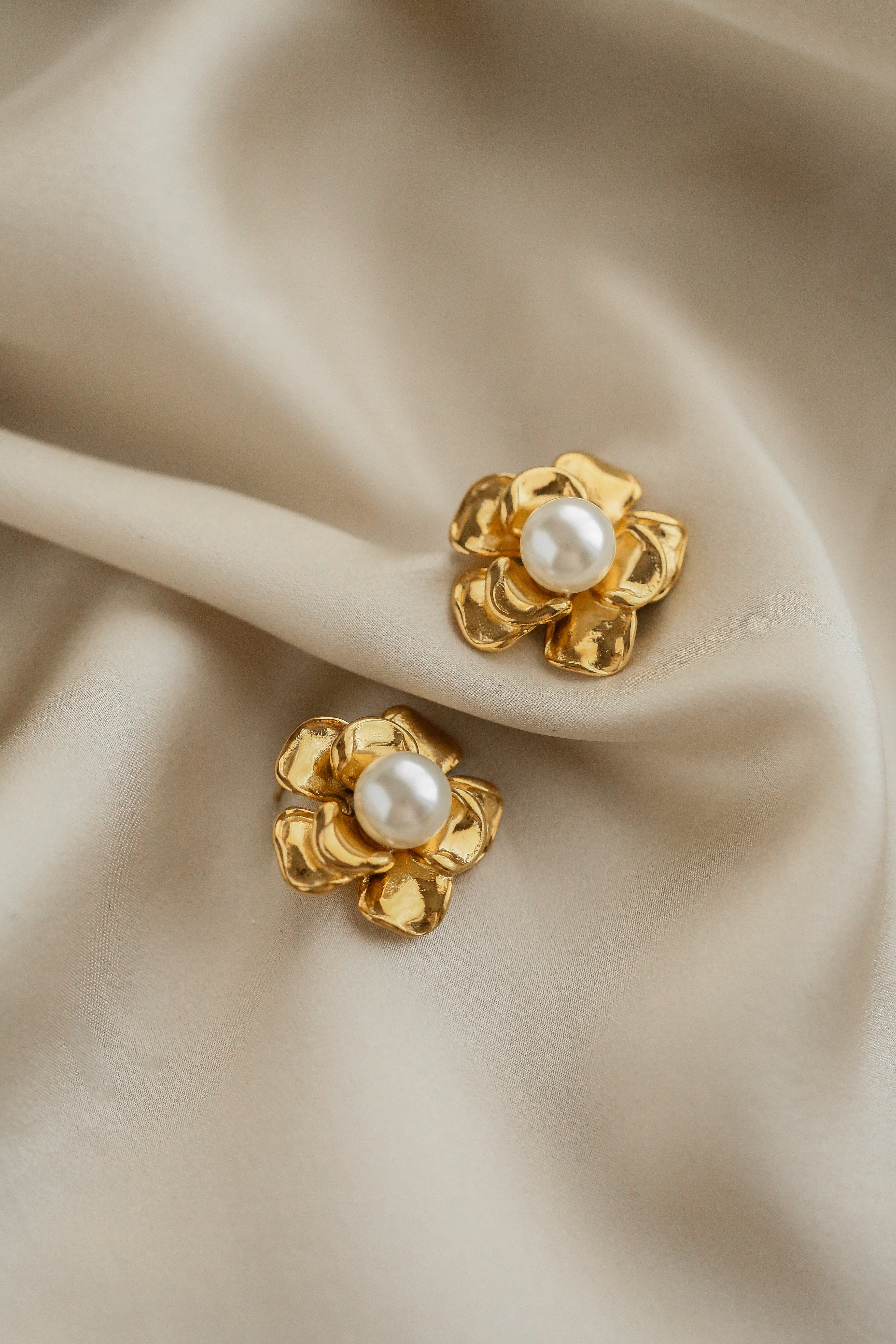 Bonnie Earrings - Boutique Minimaliste has waterproof, durable, elegant and vintage inspired jewelry