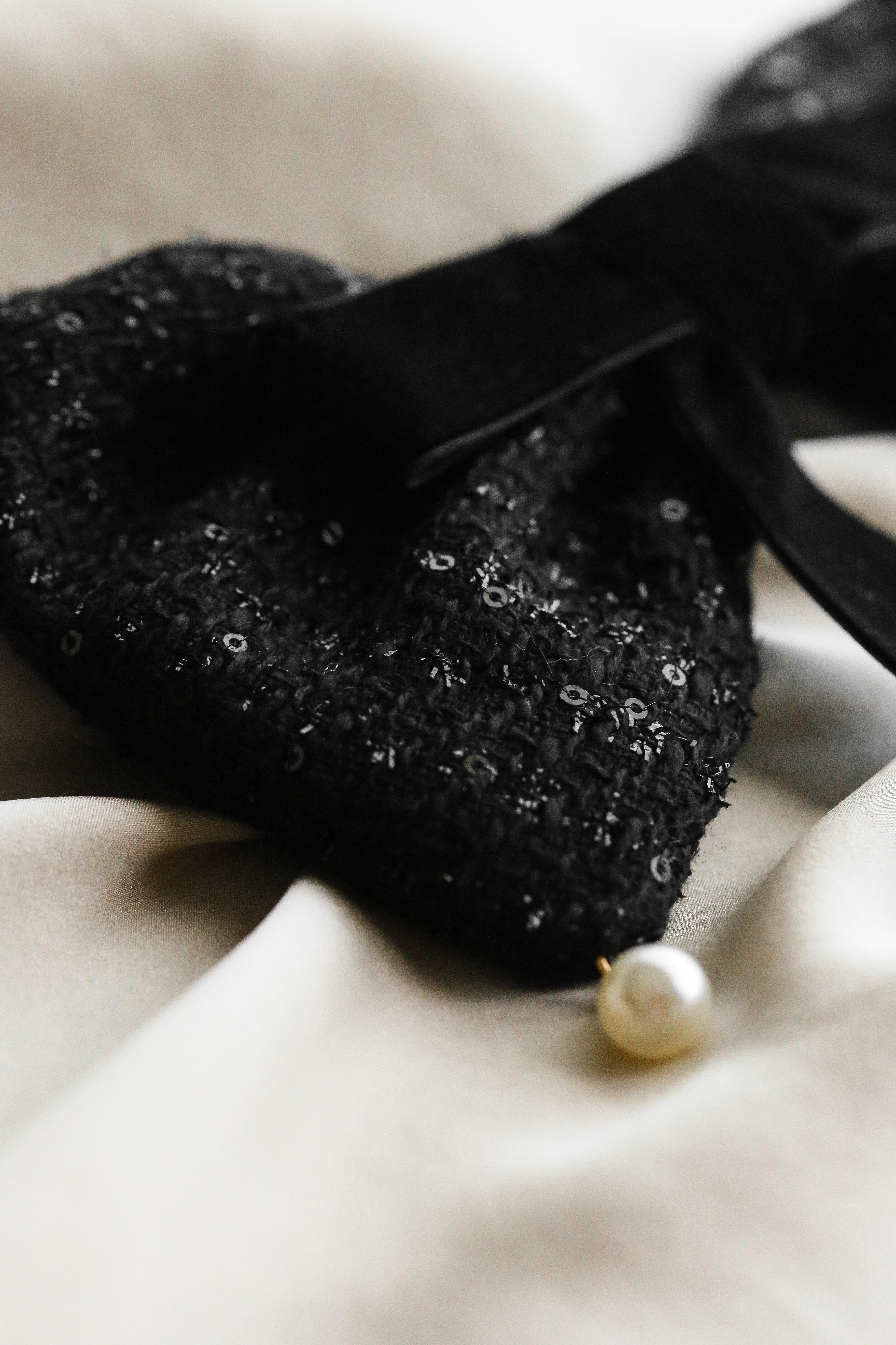 Caroline Bow Barrette - Boutique Minimaliste has waterproof, durable, elegant and vintage inspired jewelry
