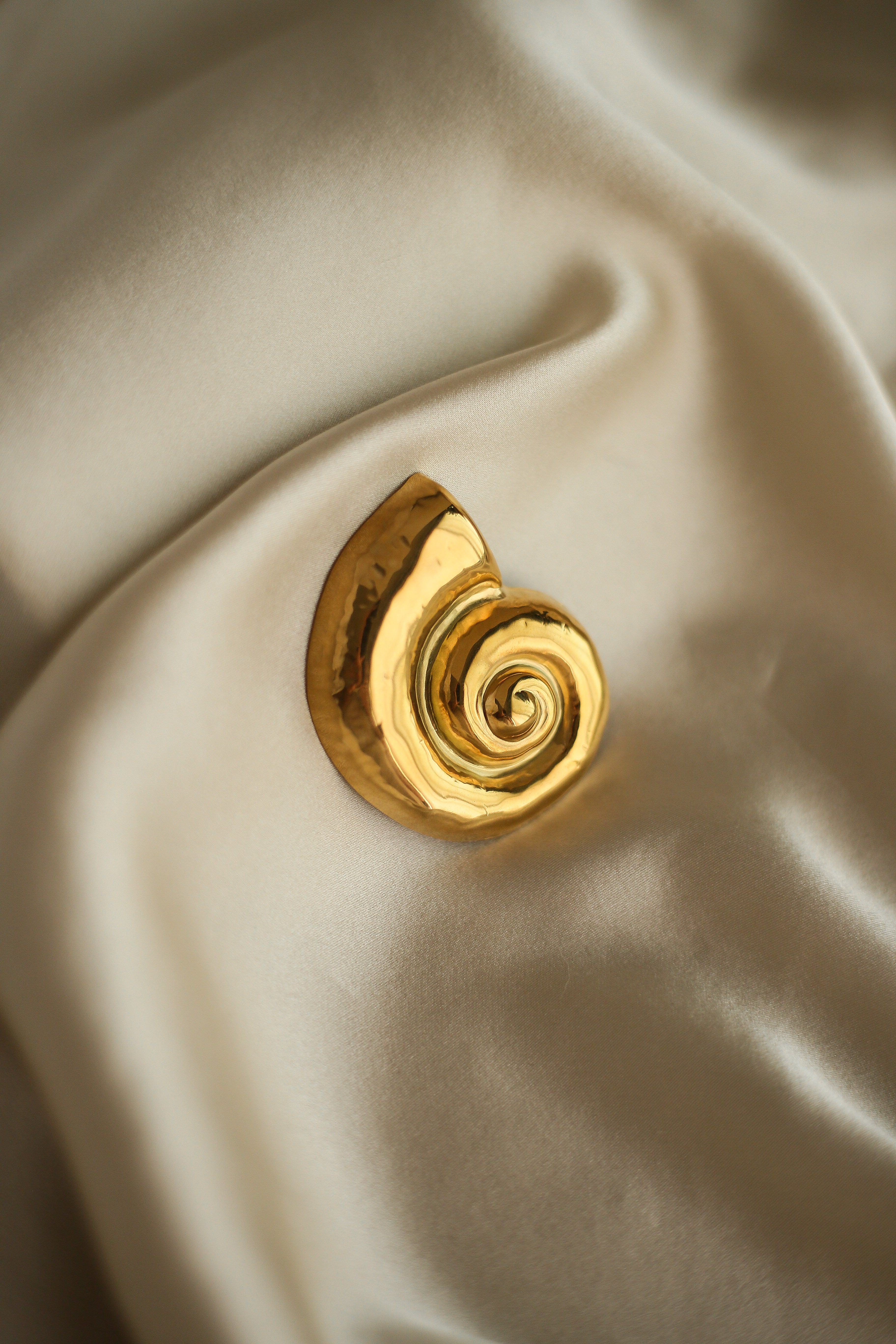 Carrie Brooch - has waterproof, durable, elegant and vintage inspired jewelry