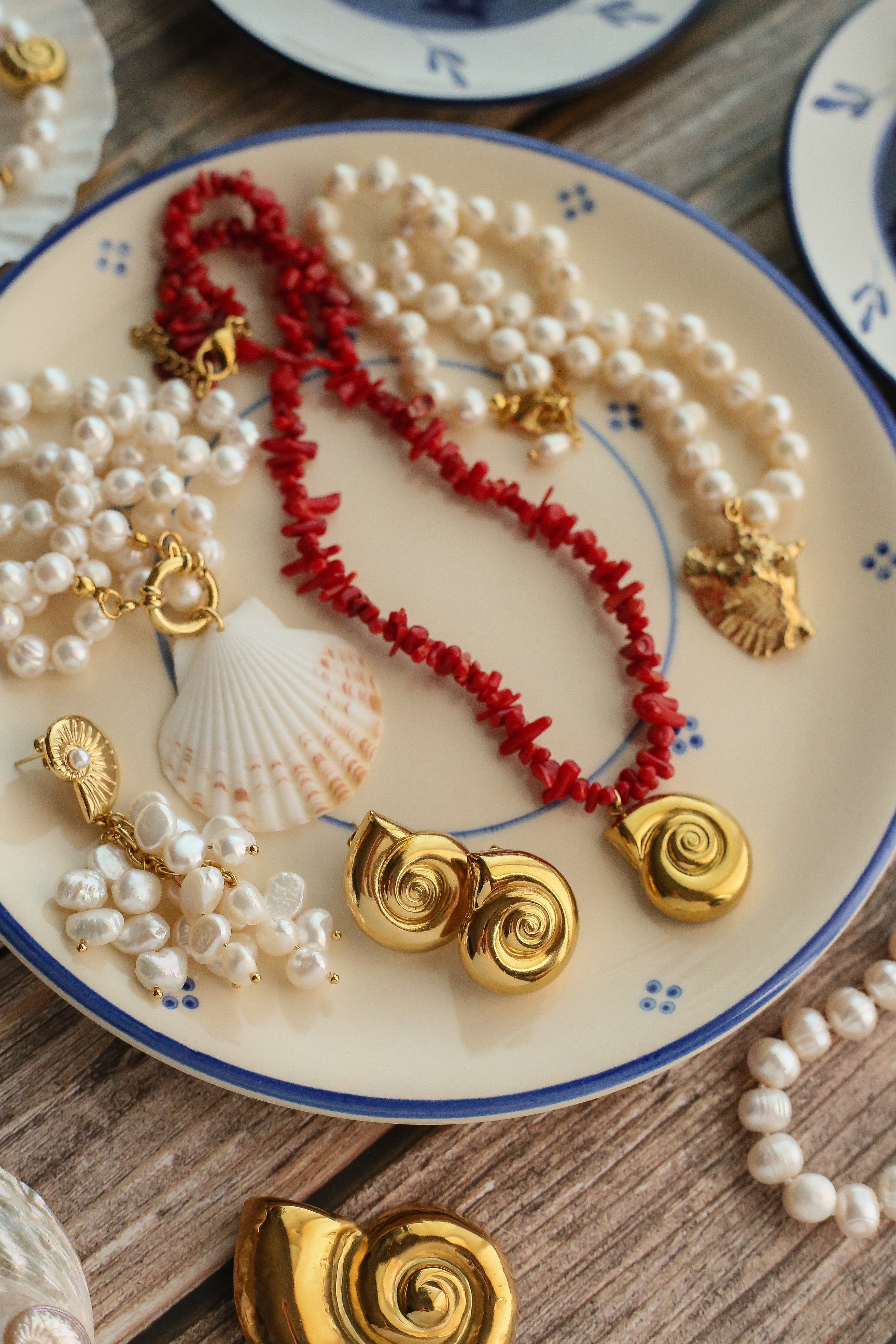 Carrie Earrings - has waterproof, durable, elegant and vintage inspired jewelry