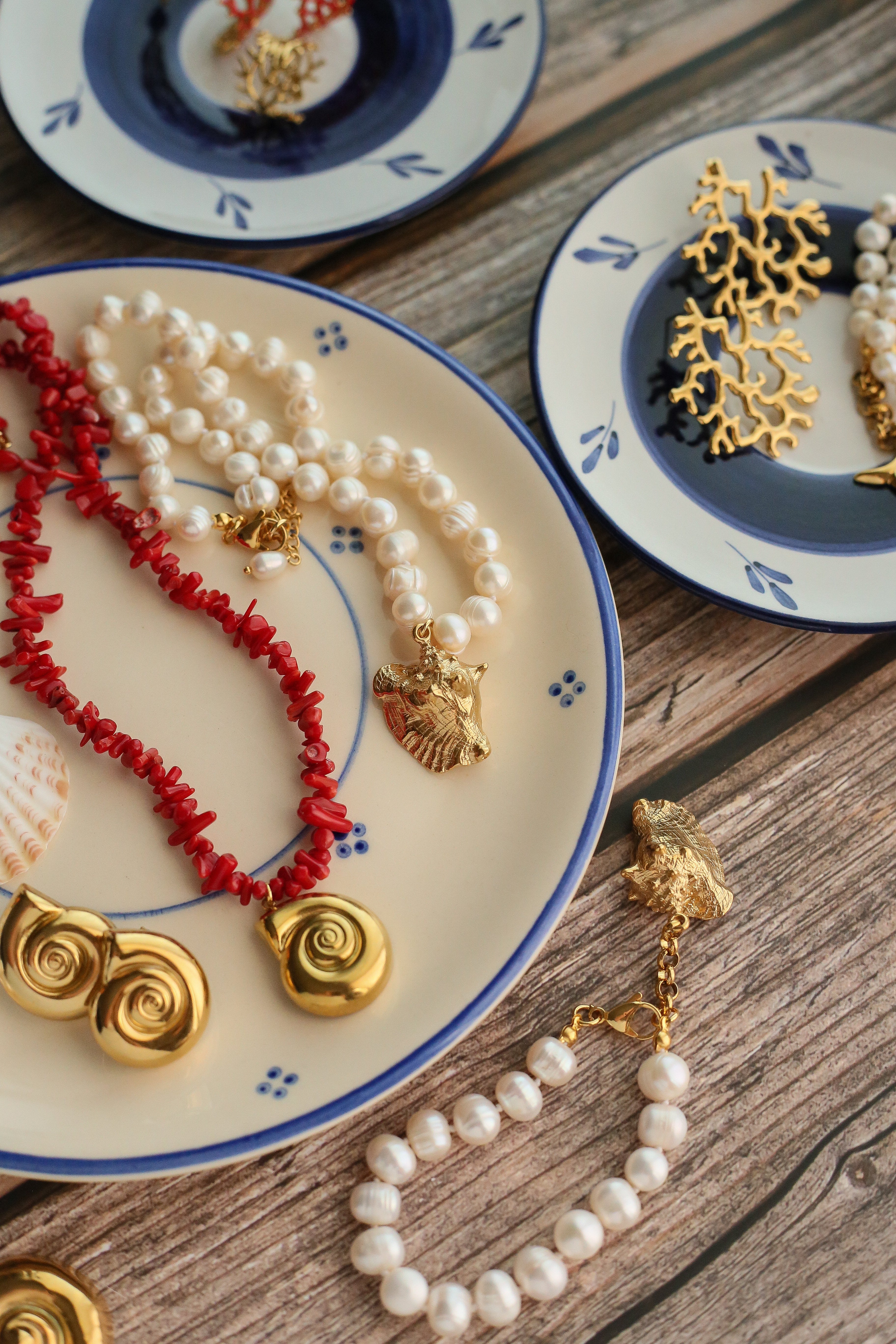 Catrin Set - has waterproof, durable, elegant and vintage inspired jewelry