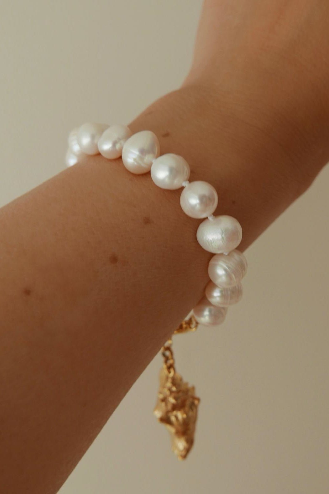 Catrin Set - has waterproof, durable, elegant and vintage inspired jewelry