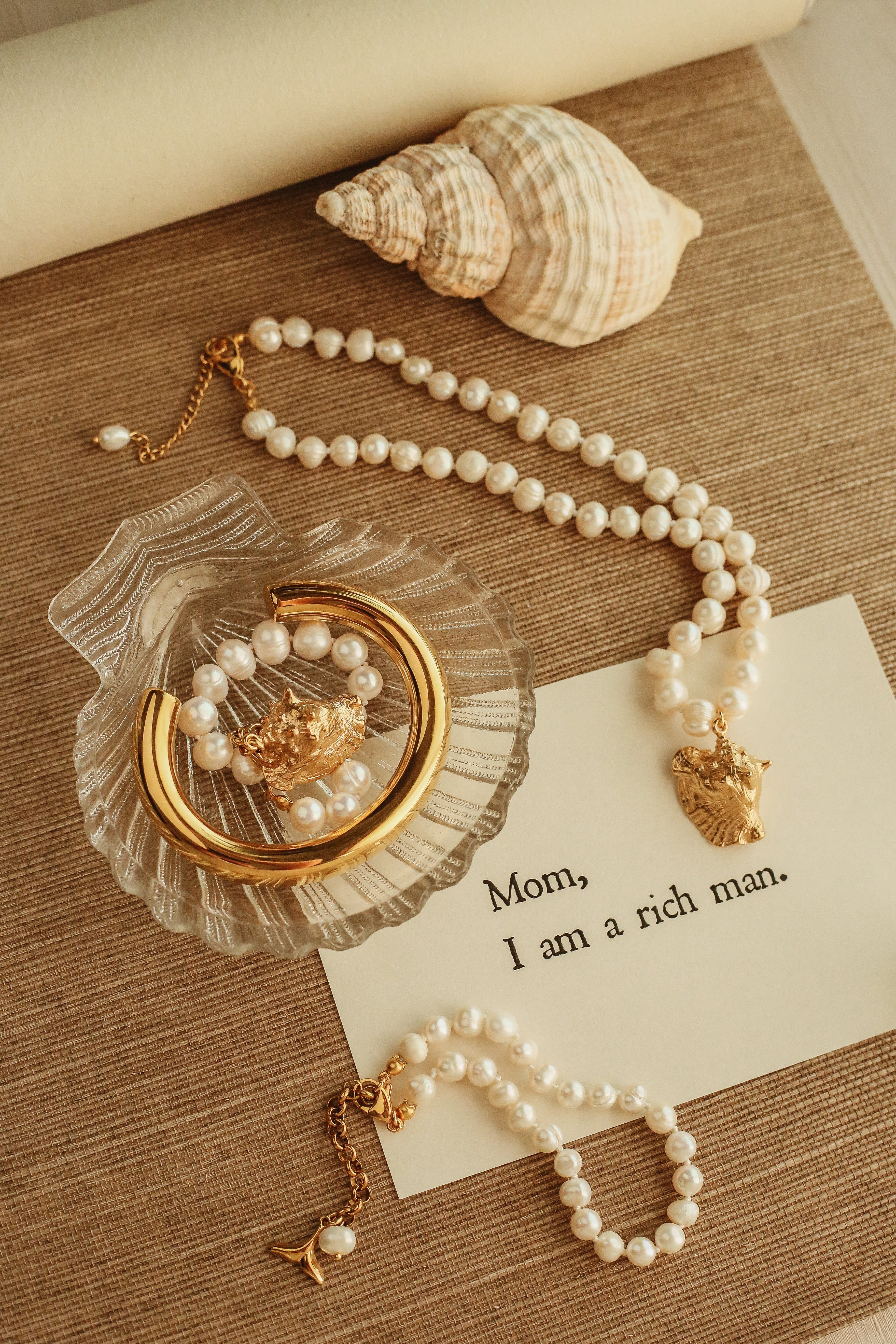 Catrin Set - has waterproof, durable, elegant and vintage inspired jewelry