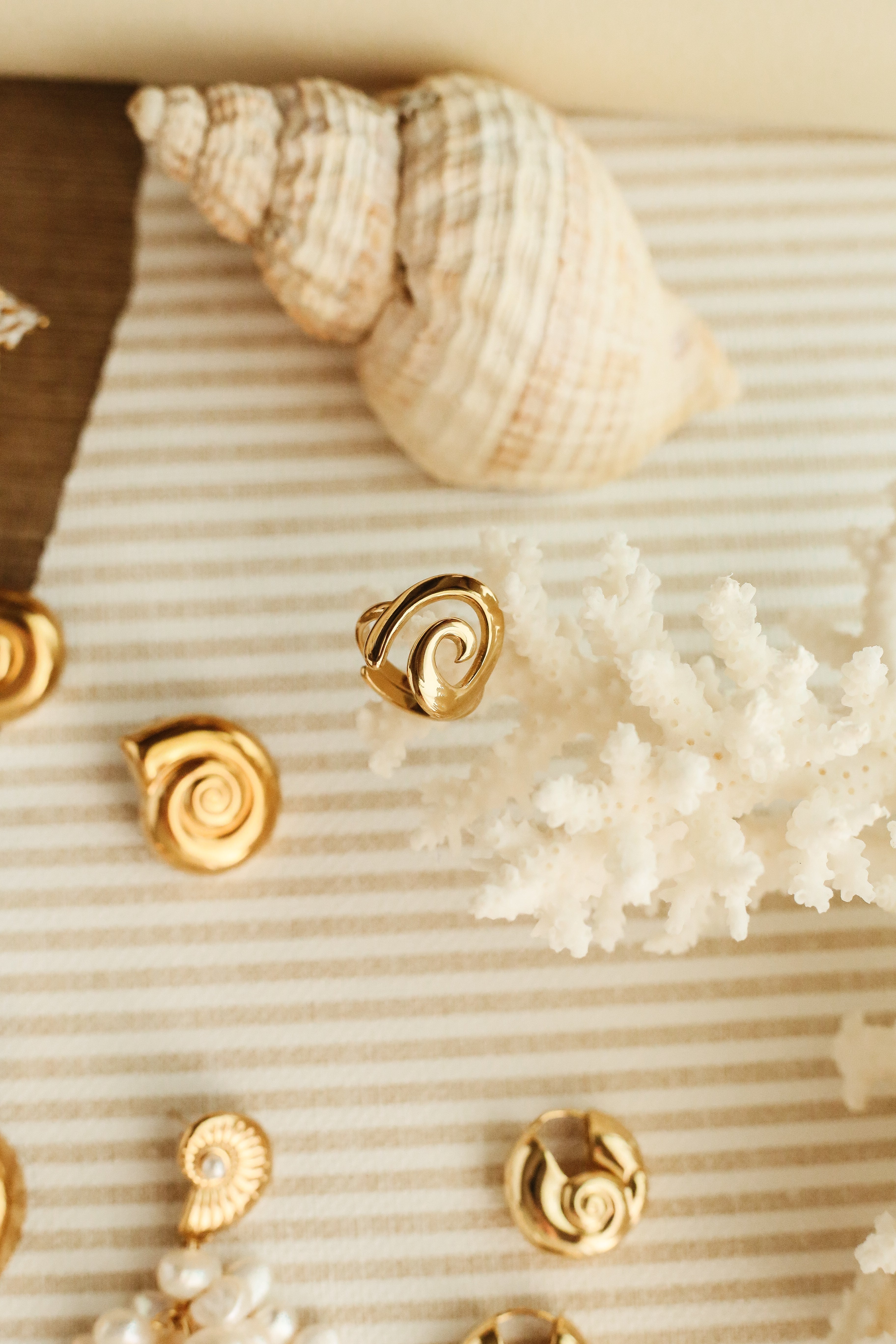 Cinthya Ring - has waterproof, durable, elegant and vintage inspired jewelry