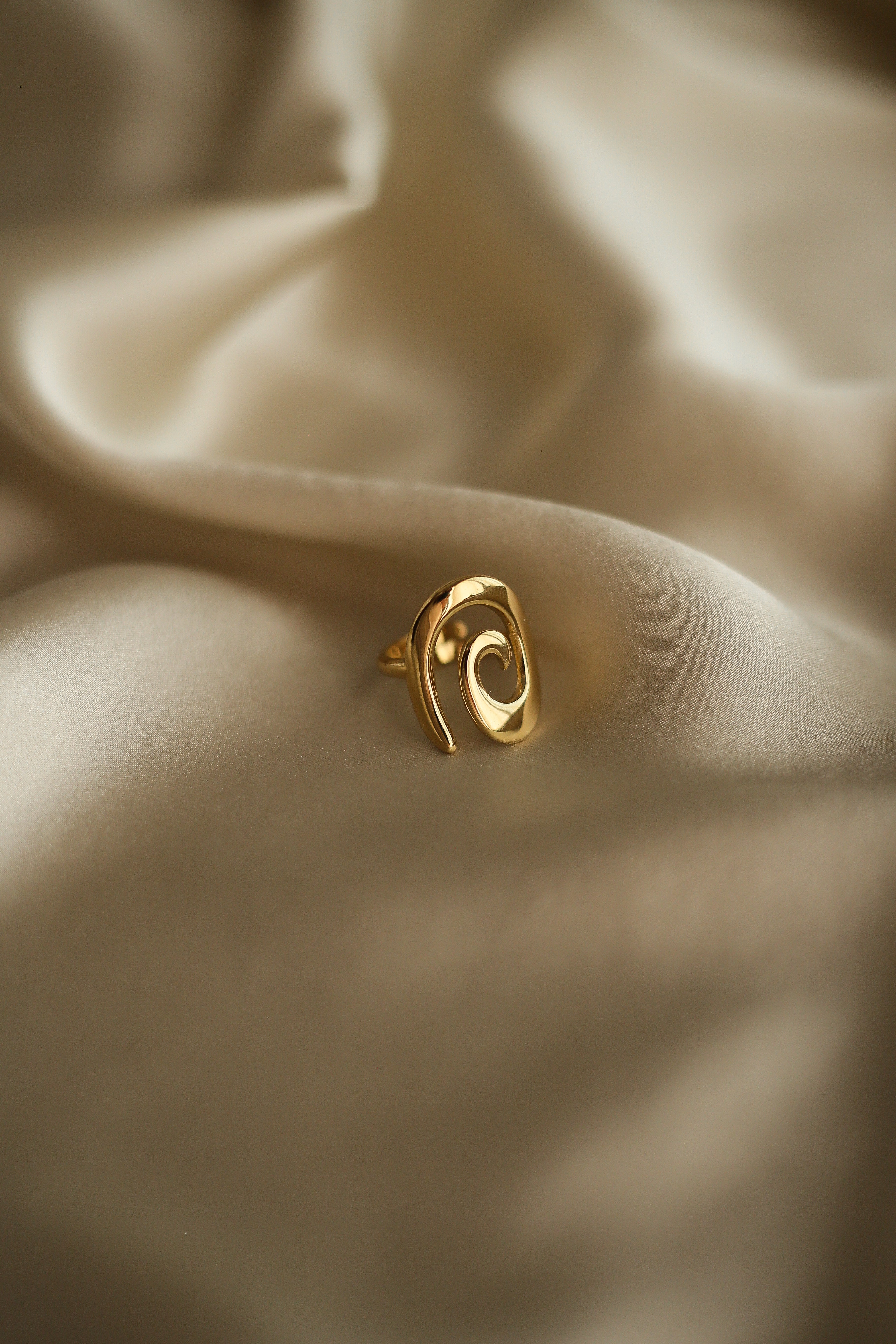 Cinthya Ring - has waterproof, durable, elegant and vintage inspired jewelry