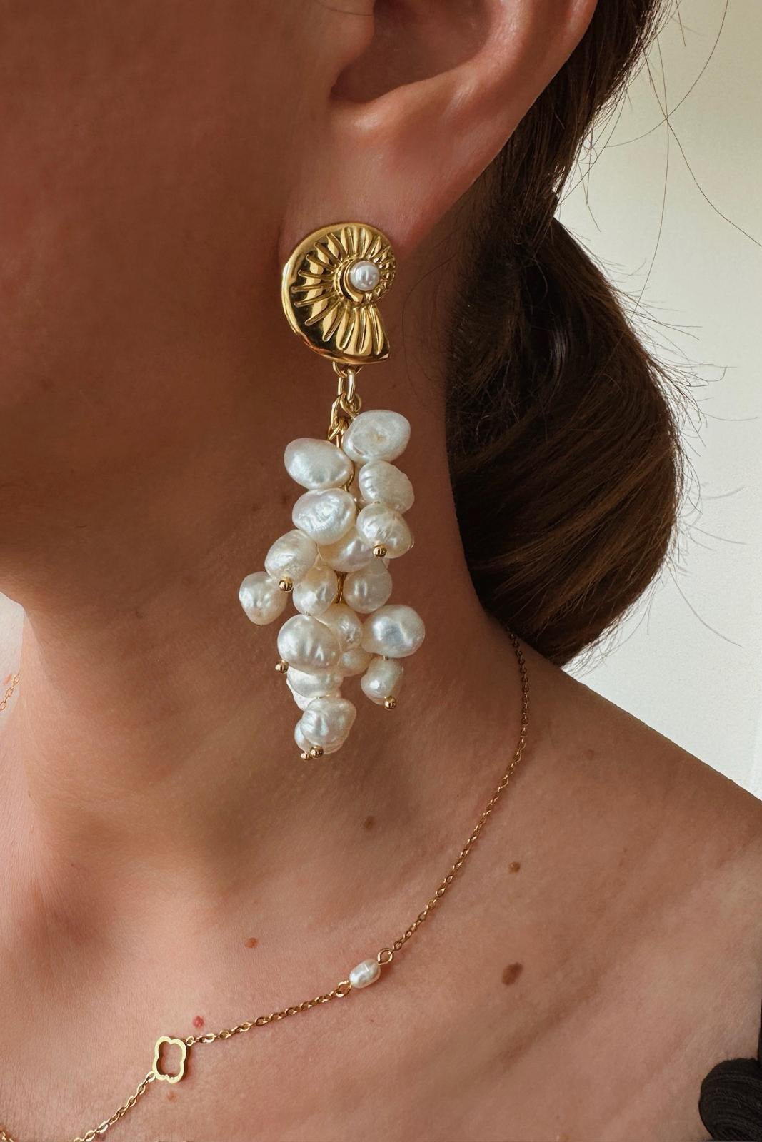 Cora Single Earring - has waterproof, durable, elegant and vintage inspired jewelry