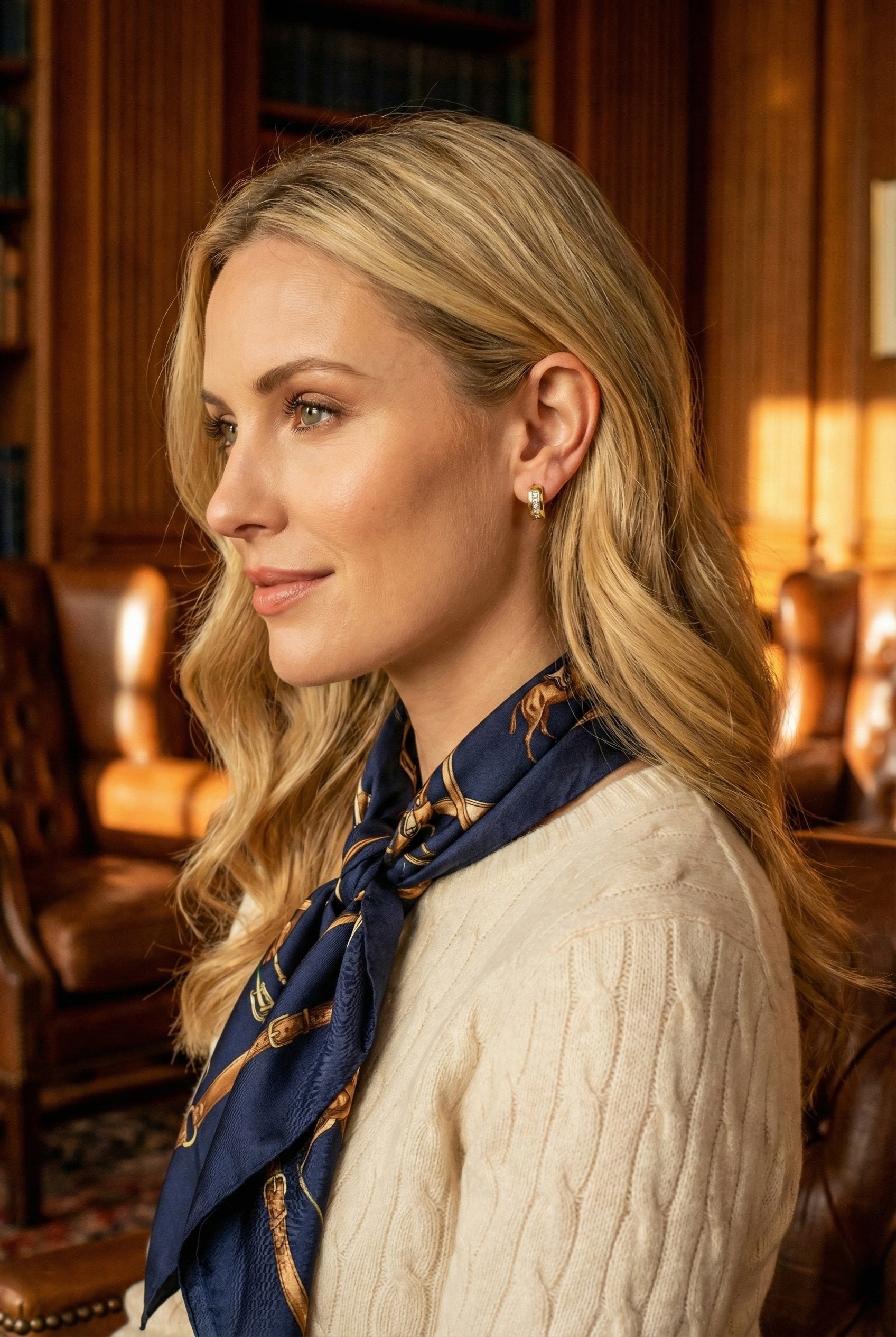 Daphné Huggies - has waterproof, durable, elegant and vintage inspired jewelry