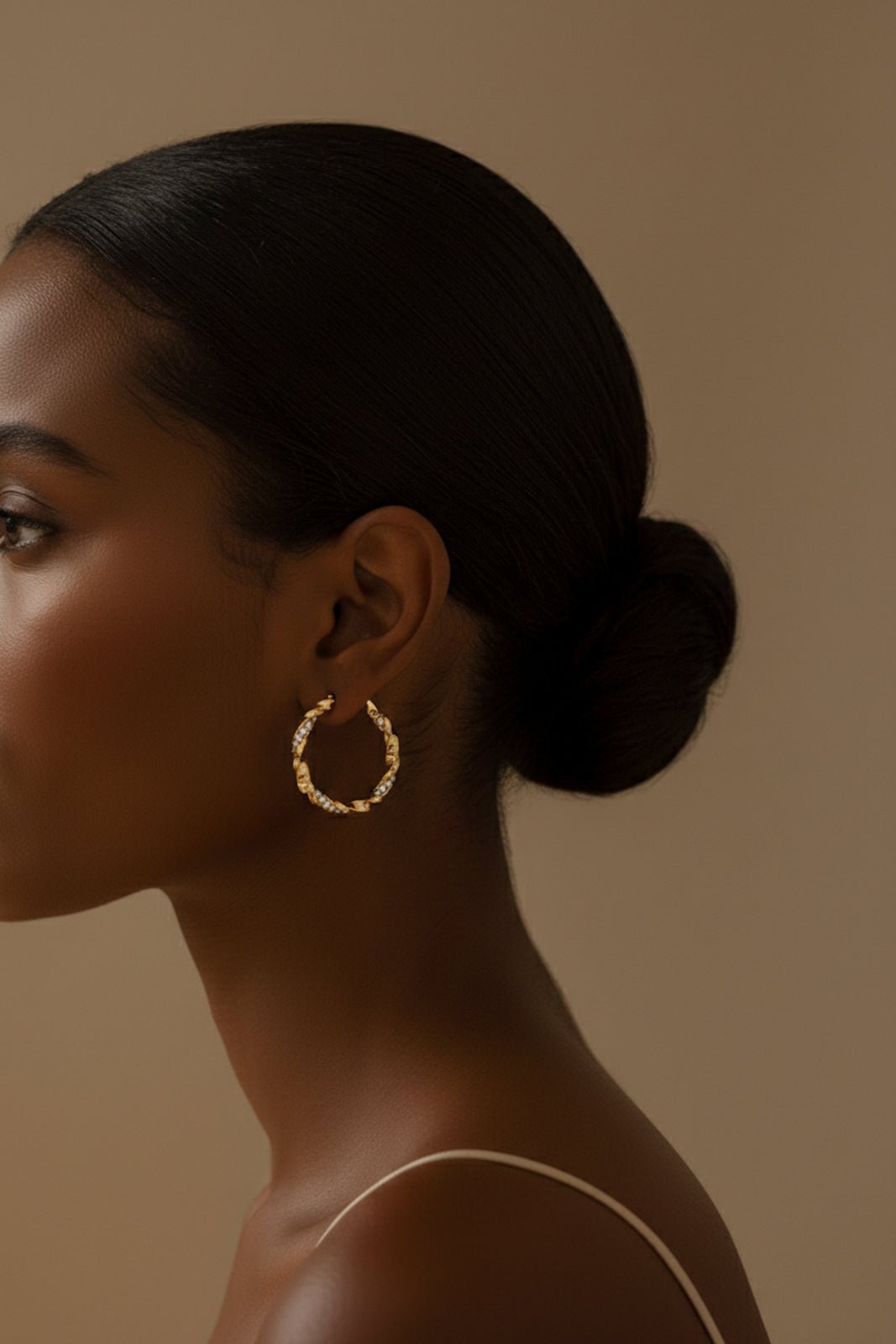 Émilie Hoops - has waterproof, durable, elegant and vintage inspired jewelry