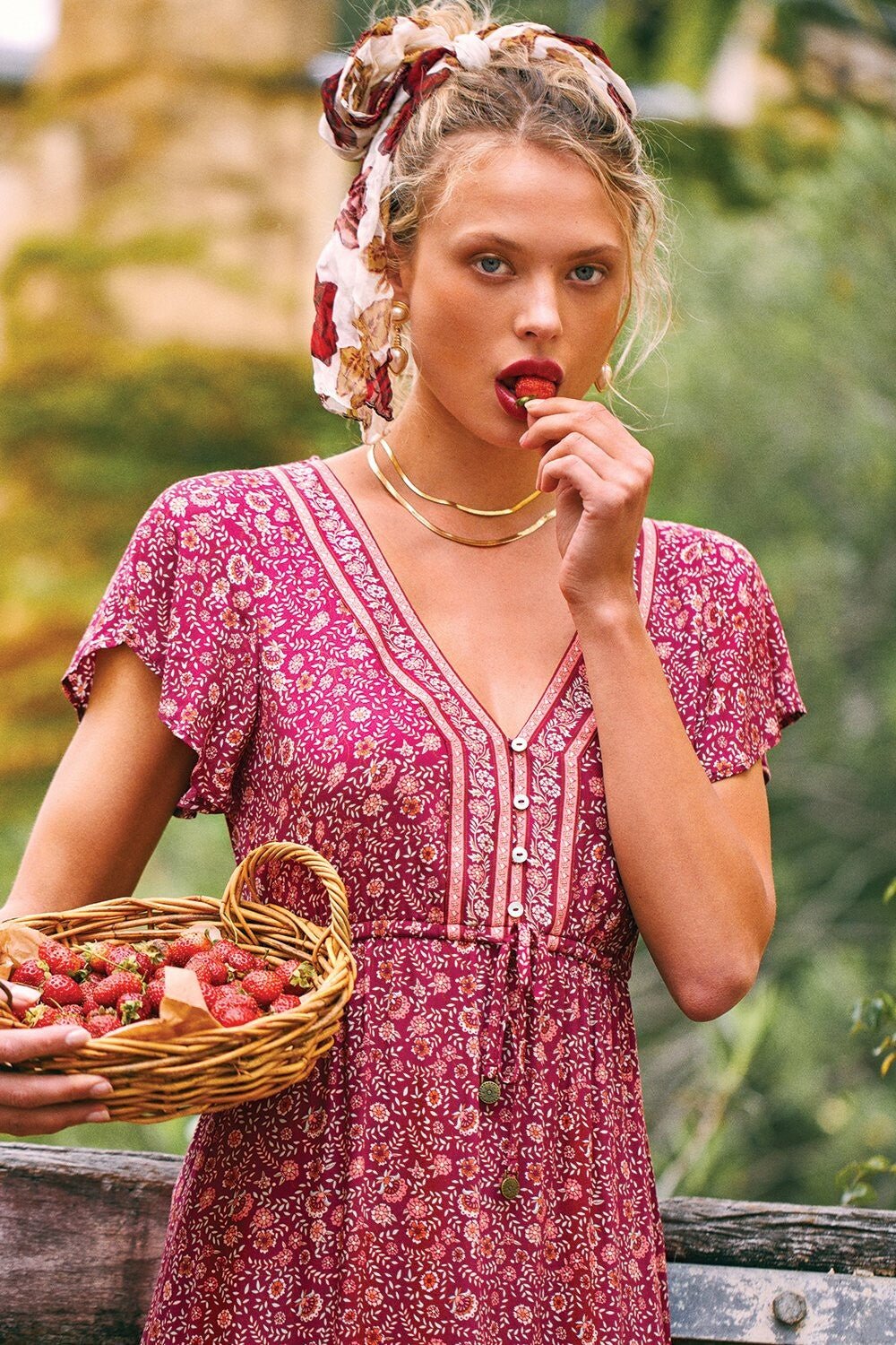 Harper Herringbone Necklace - has waterproof, durable, elegant and vintage inspired jewelry