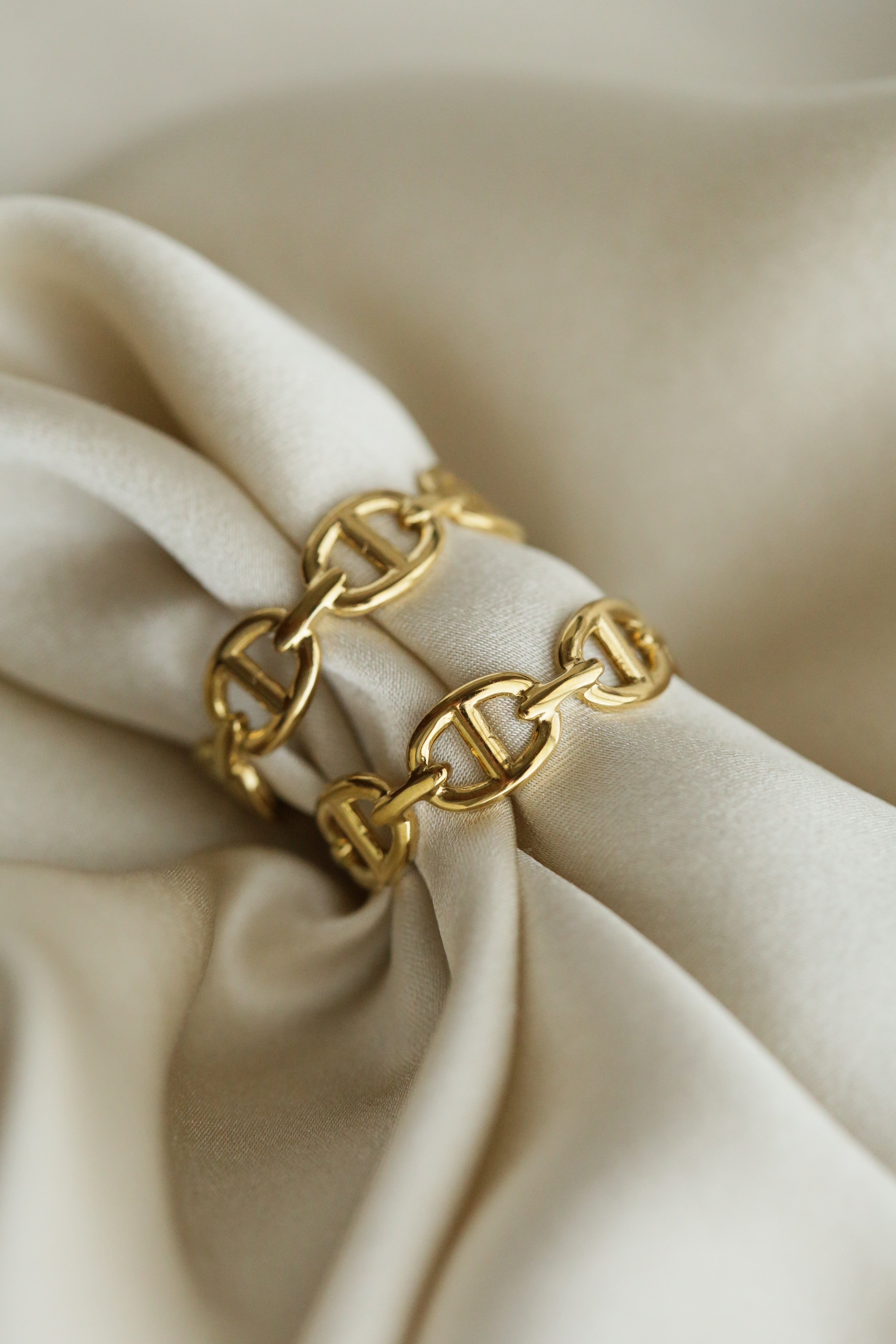 Mayfair Hoops - Boutique Minimaliste has waterproof, durable, elegant and vintage inspired jewelry