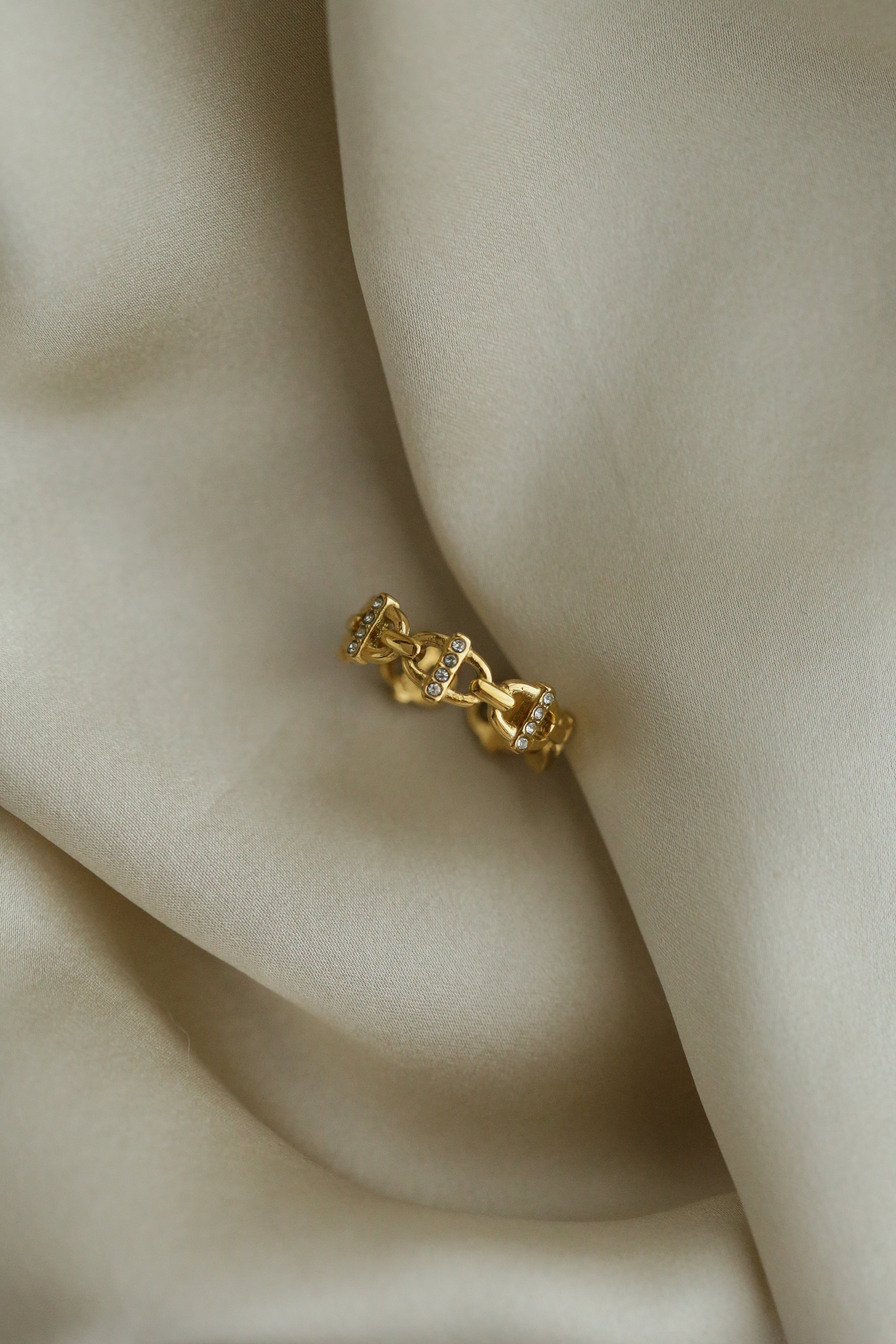 Mayfair Ring - Boutique Minimaliste has waterproof, durable, elegant and vintage inspired jewelry