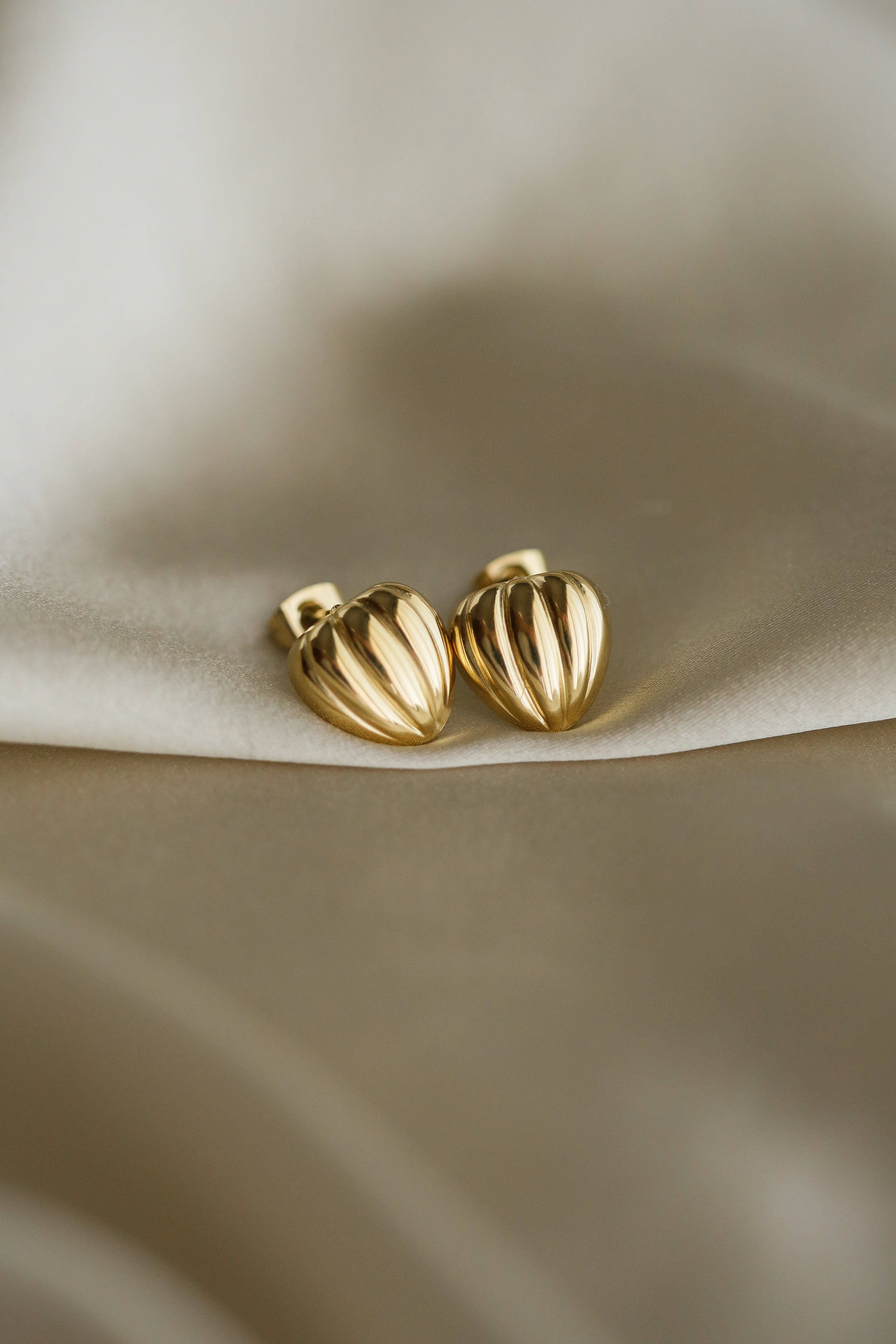 Natalie Studs - Boutique Minimaliste has waterproof, durable, elegant and vintage inspired jewelry