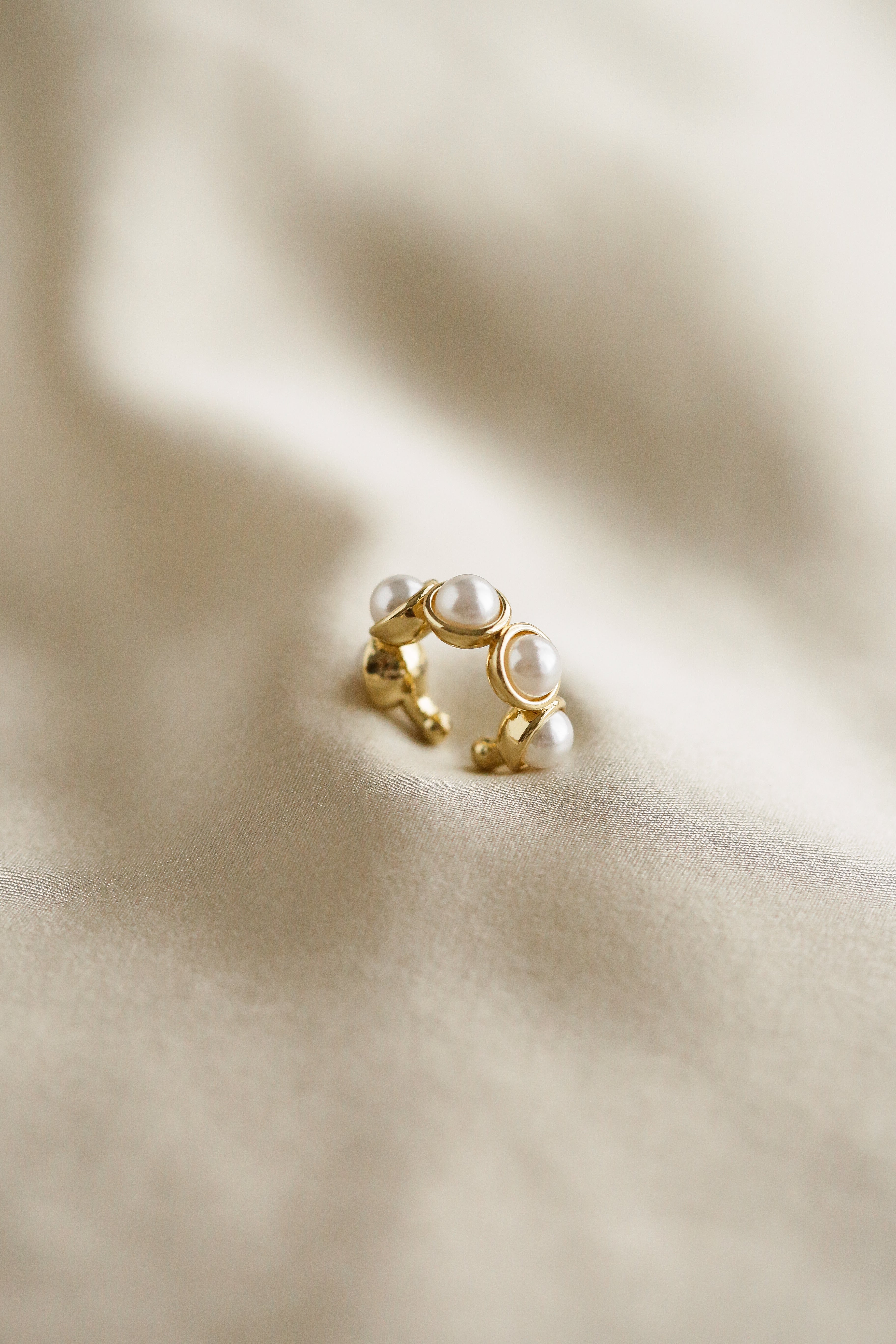 Nicola Ear Cuff - Boutique Minimaliste has waterproof, durable, elegant and vintage inspired jewelry