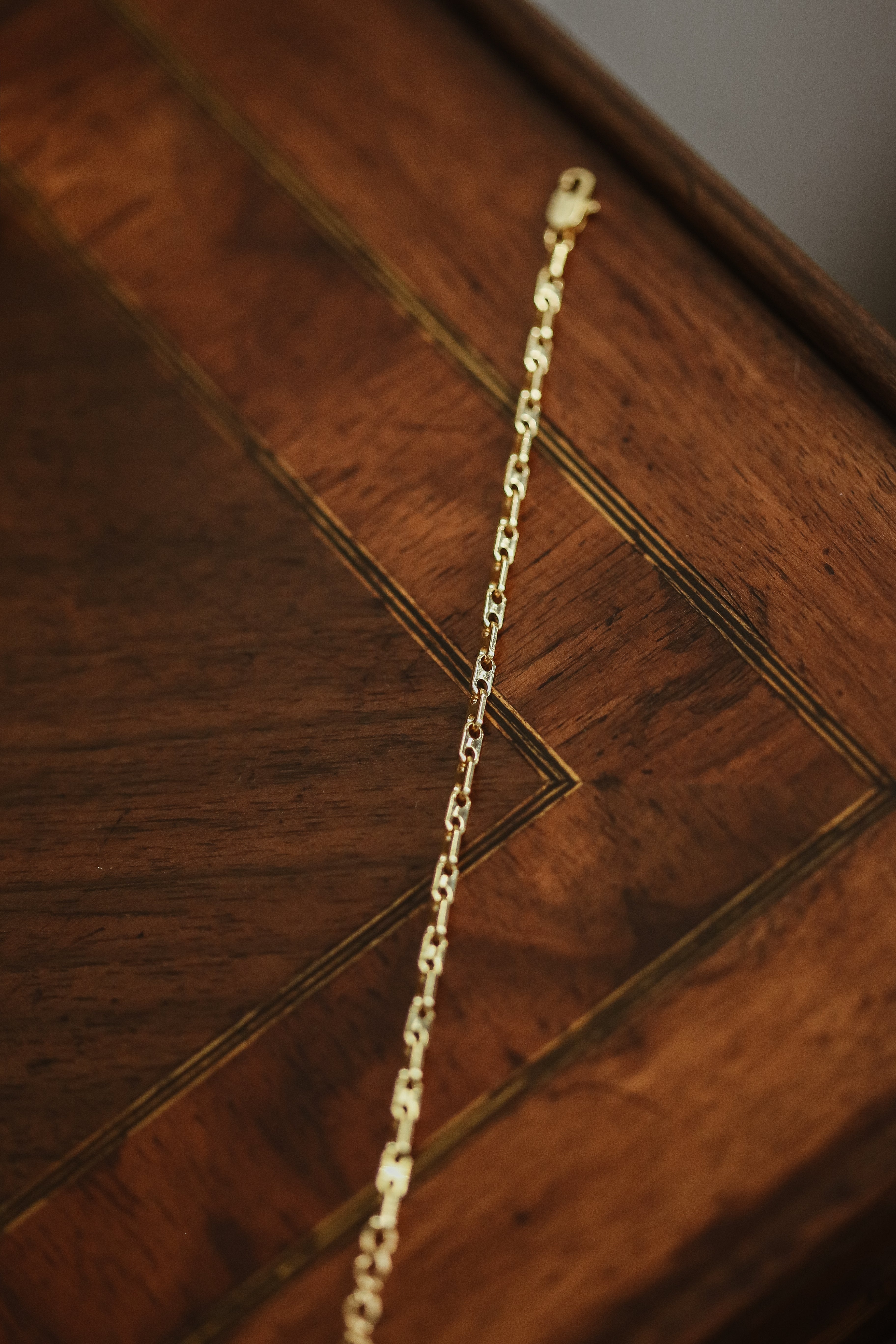 Nicolette (Vintage) Chain bracelet - has waterproof, durable, elegant and vintage inspired jewelry