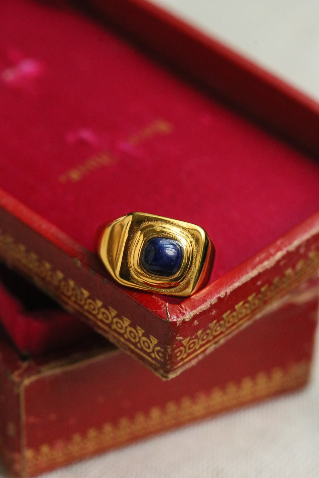Noémie Ring - has waterproof, durable, elegant and vintage inspired jewelry